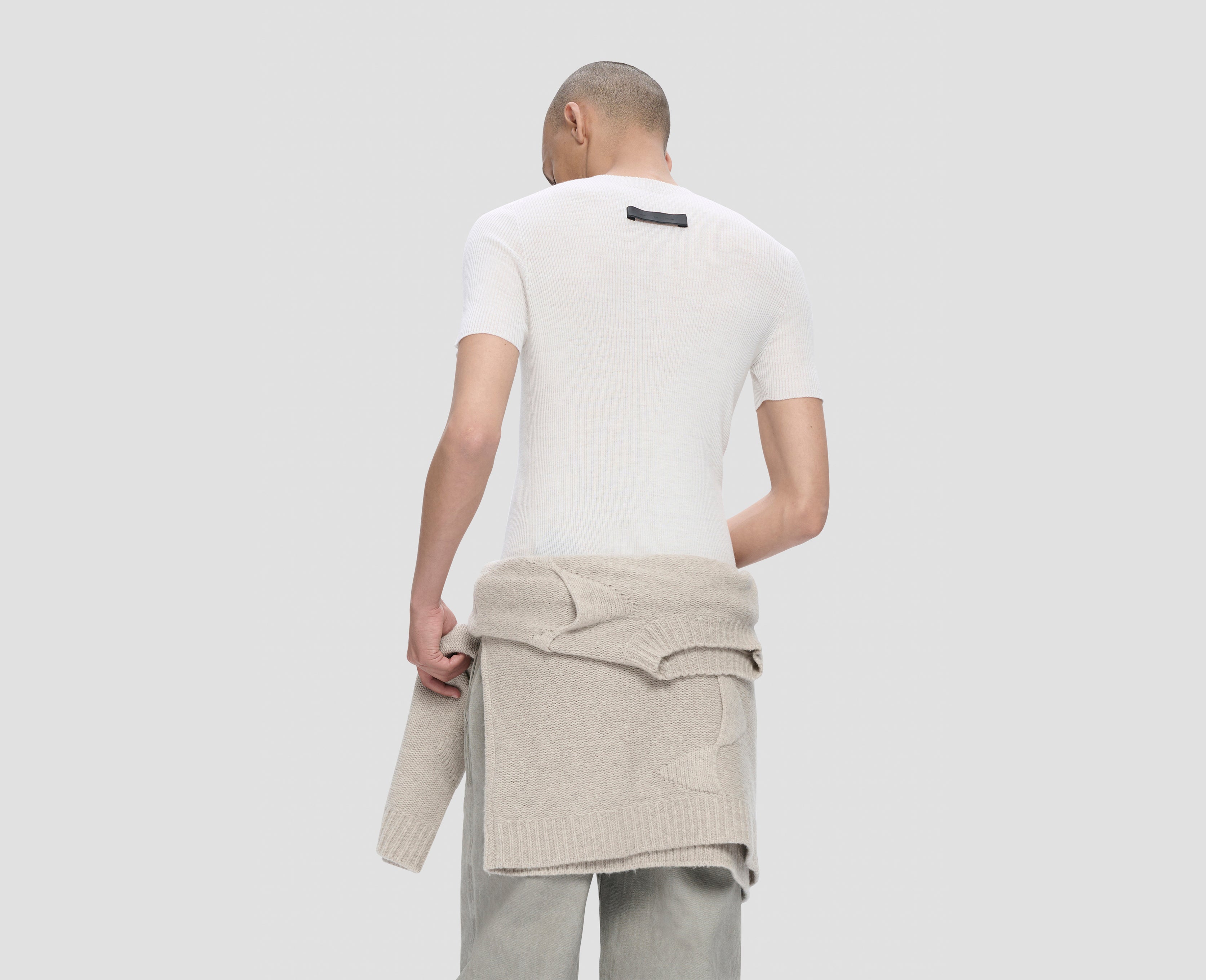 HE, product: ISOTROPY KNIT SS (Fig. 6)