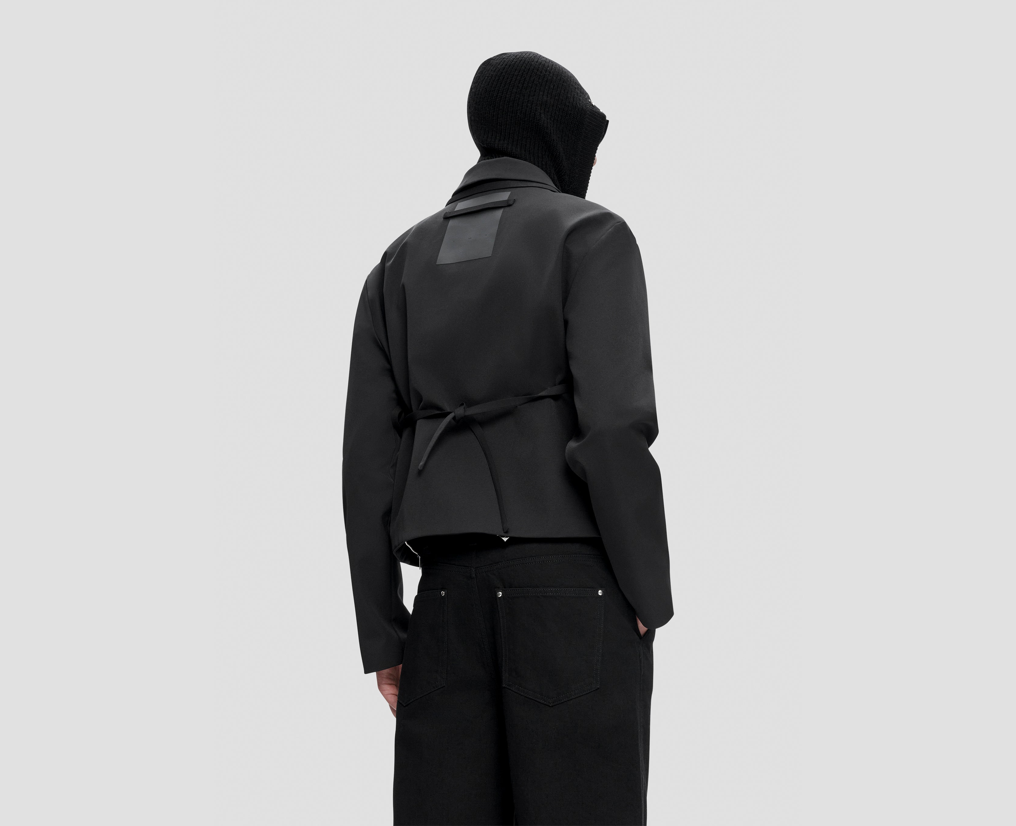 HE, product: ADSUM JACKET (Fig. 5)