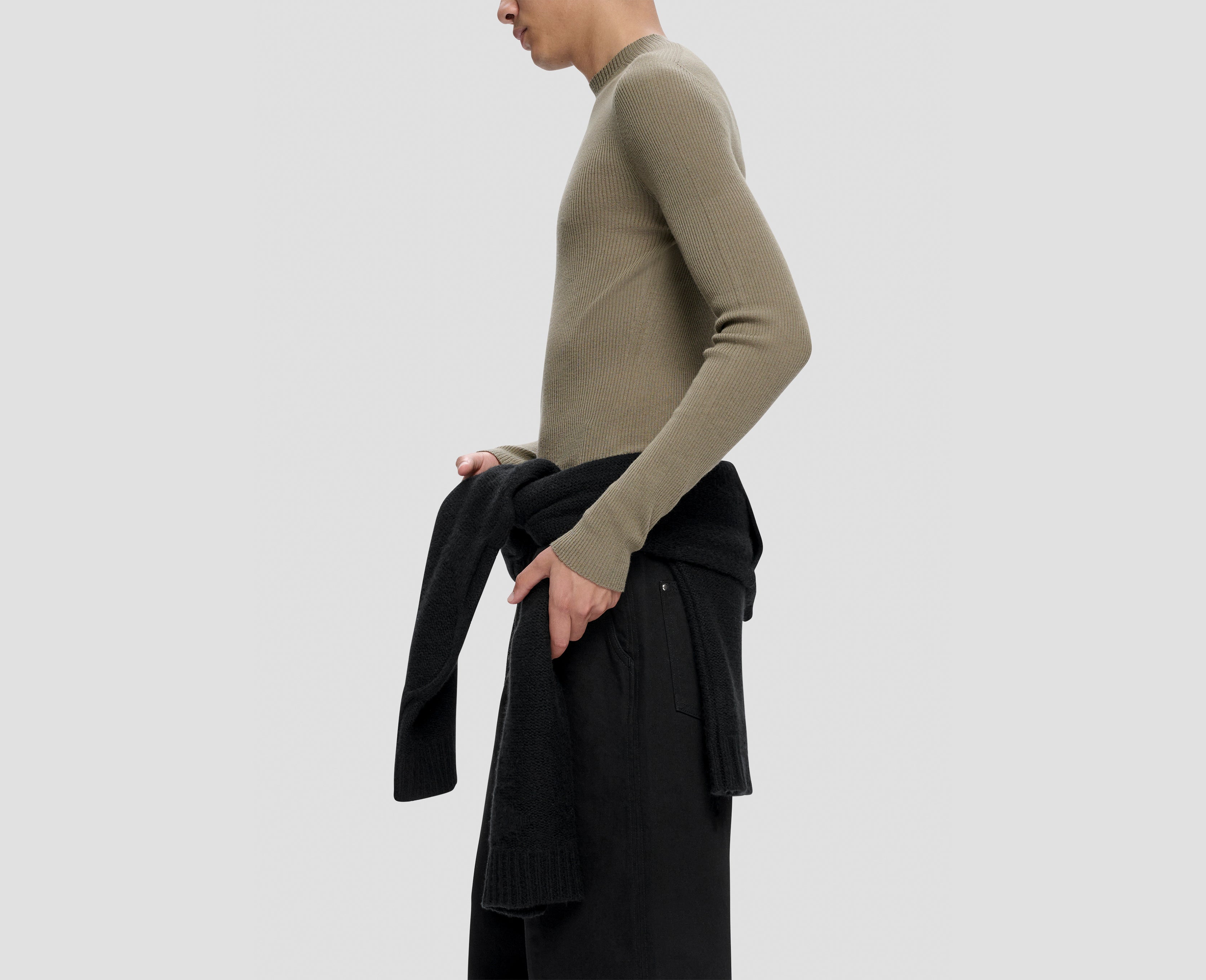 HE, product: ISOTROPY KNIT LS (Fig. 5)