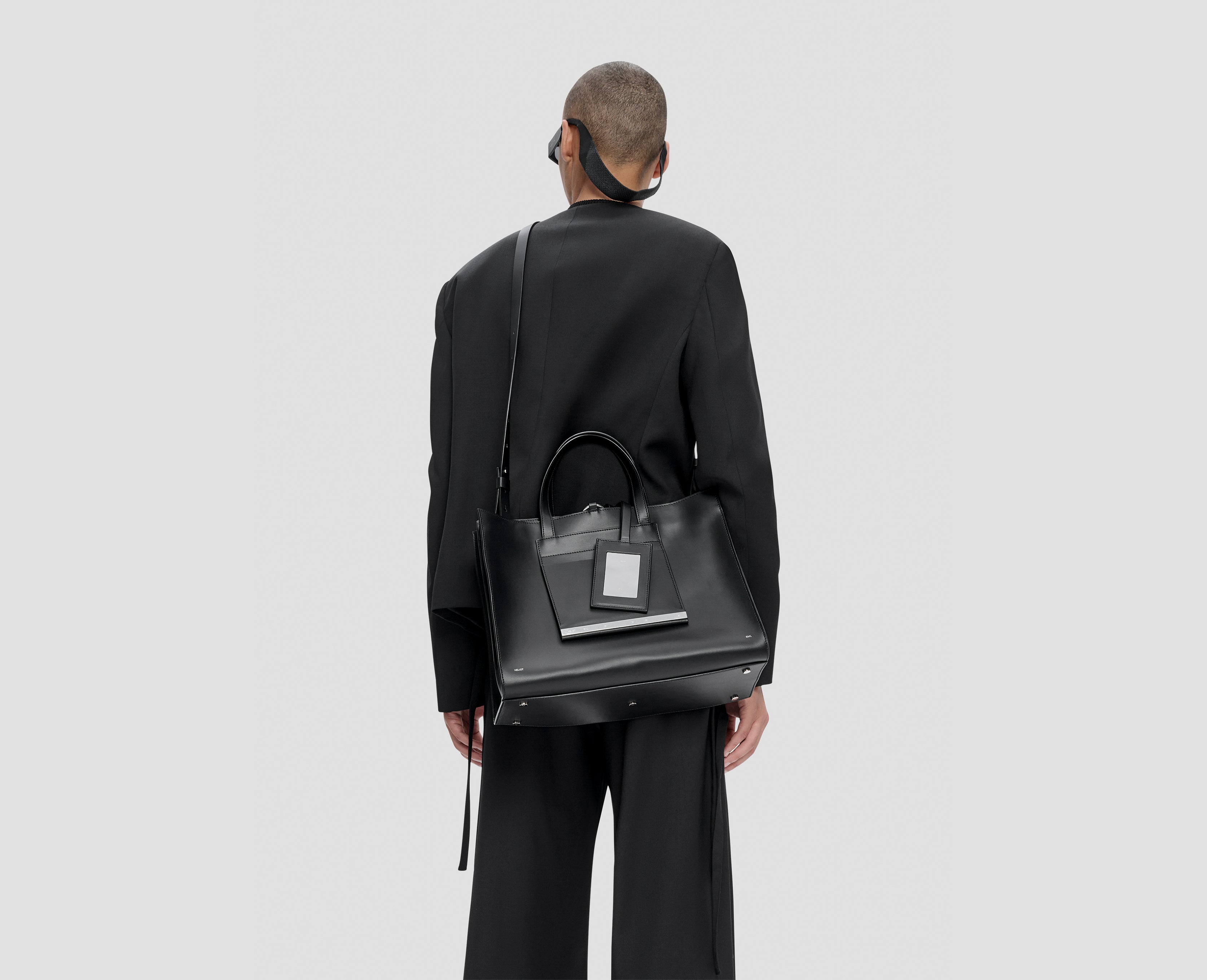 HE, product: VESPERA BAG (Fig. 5)