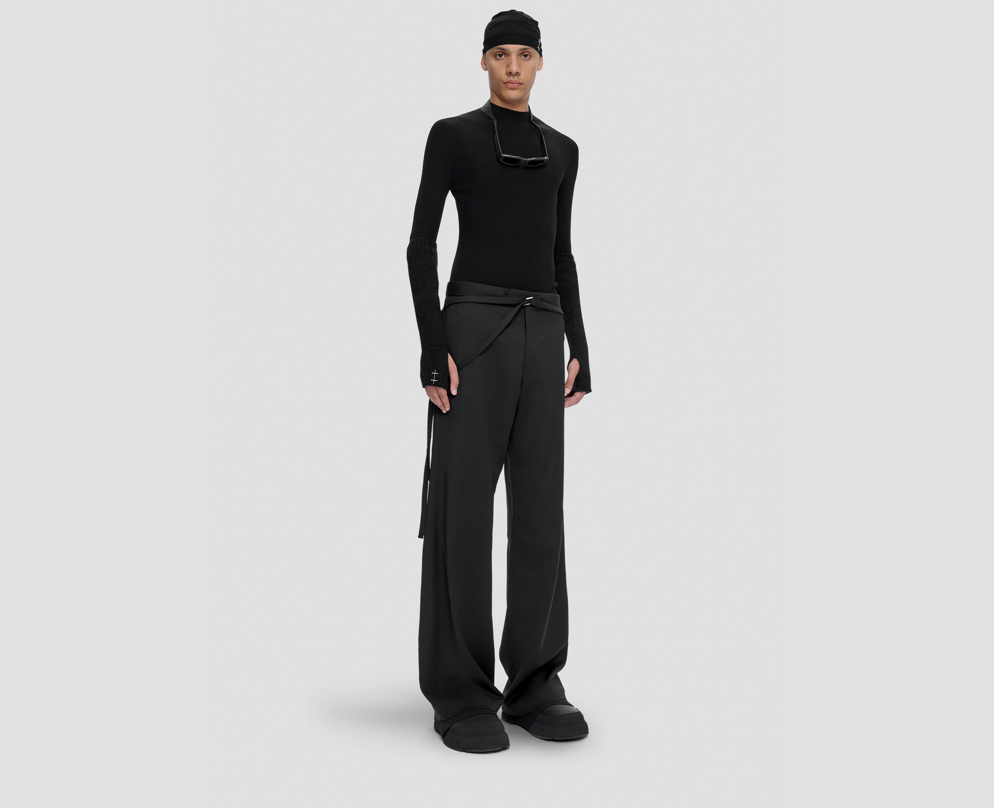 HE, product: BLUR SLEEVES (Fig. 3)