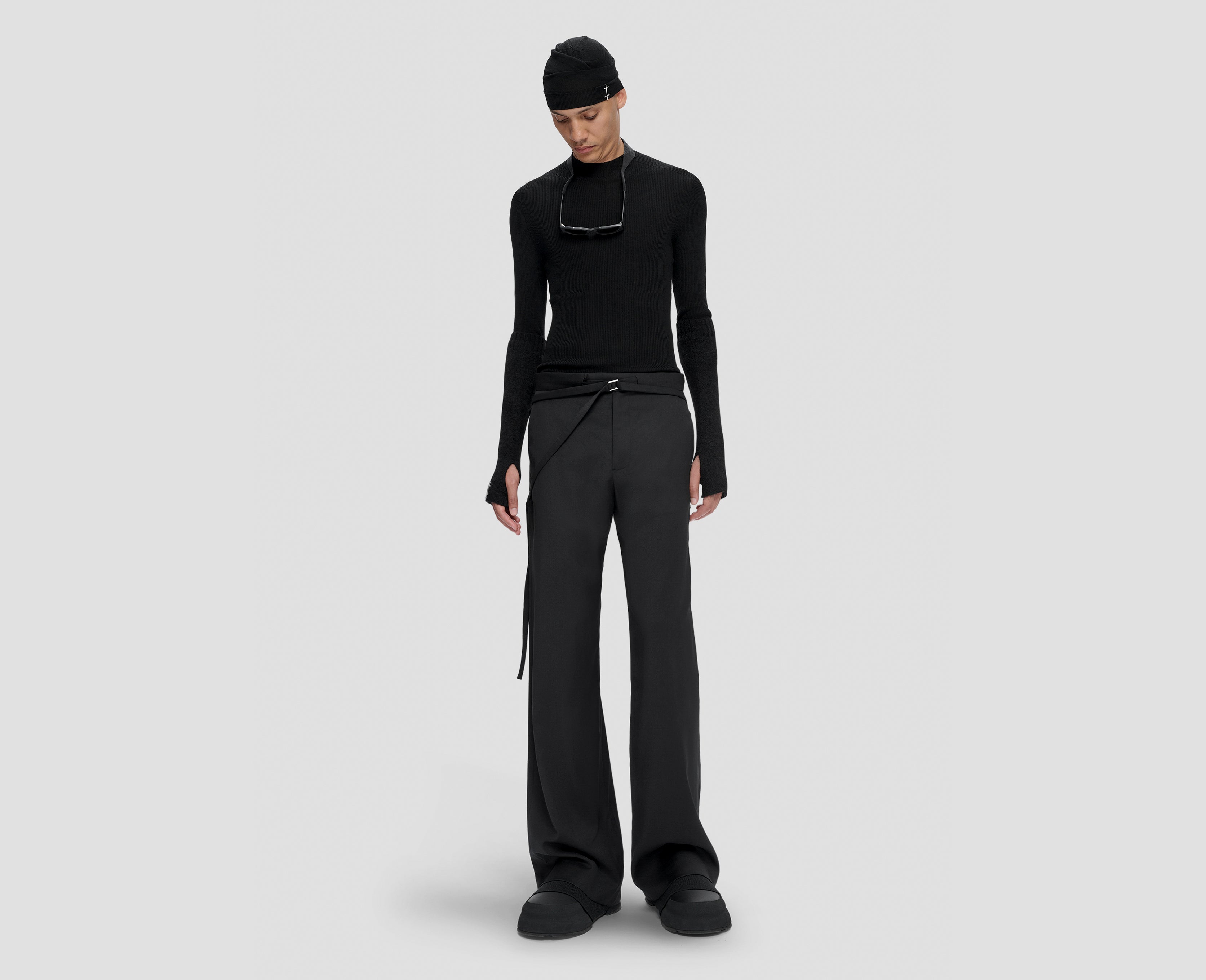 HE, product: SPECTRA TAILORED TROUSERS (Fig. 5)
