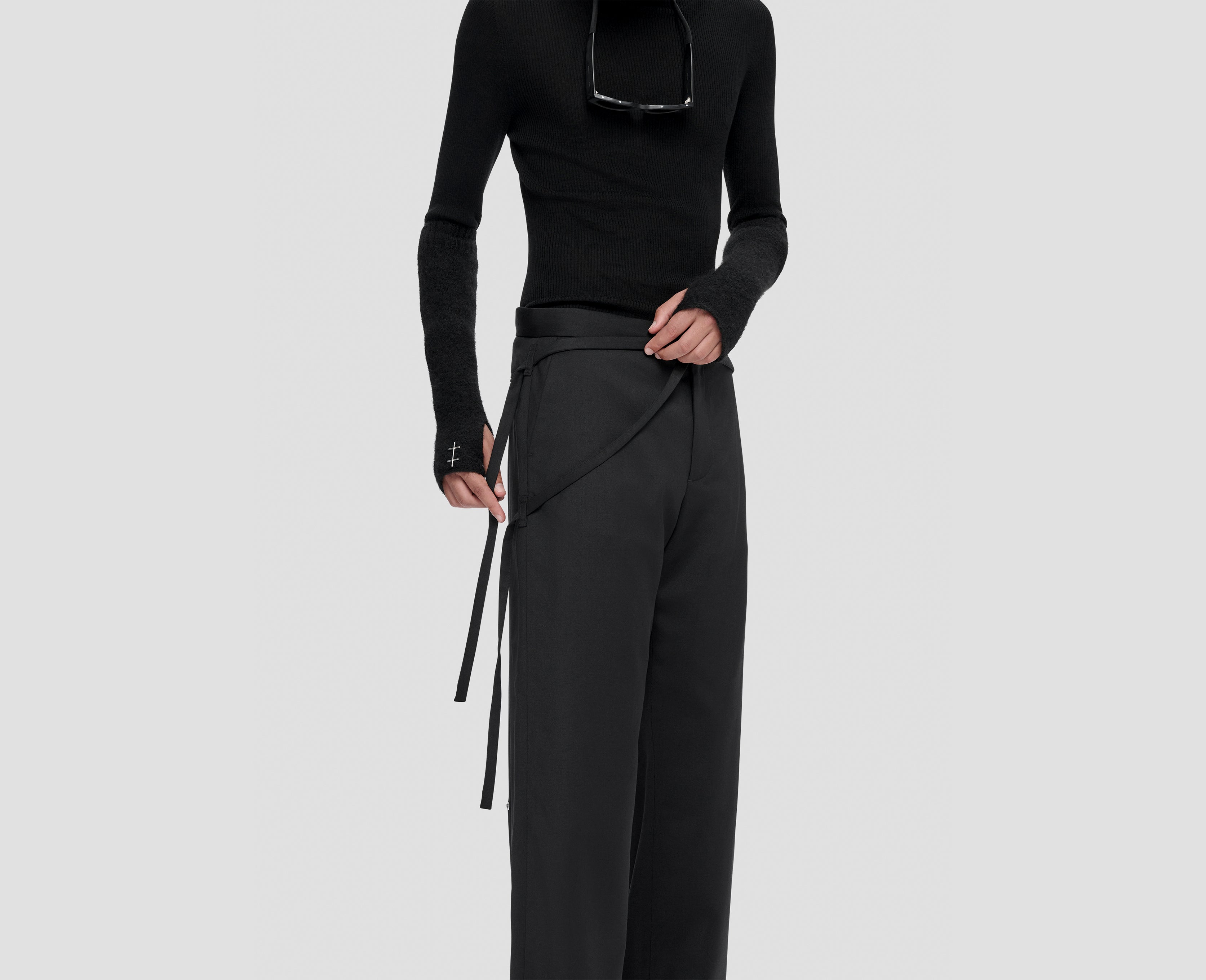 HE, product: BLUR SLEEVES (Fig. 7)