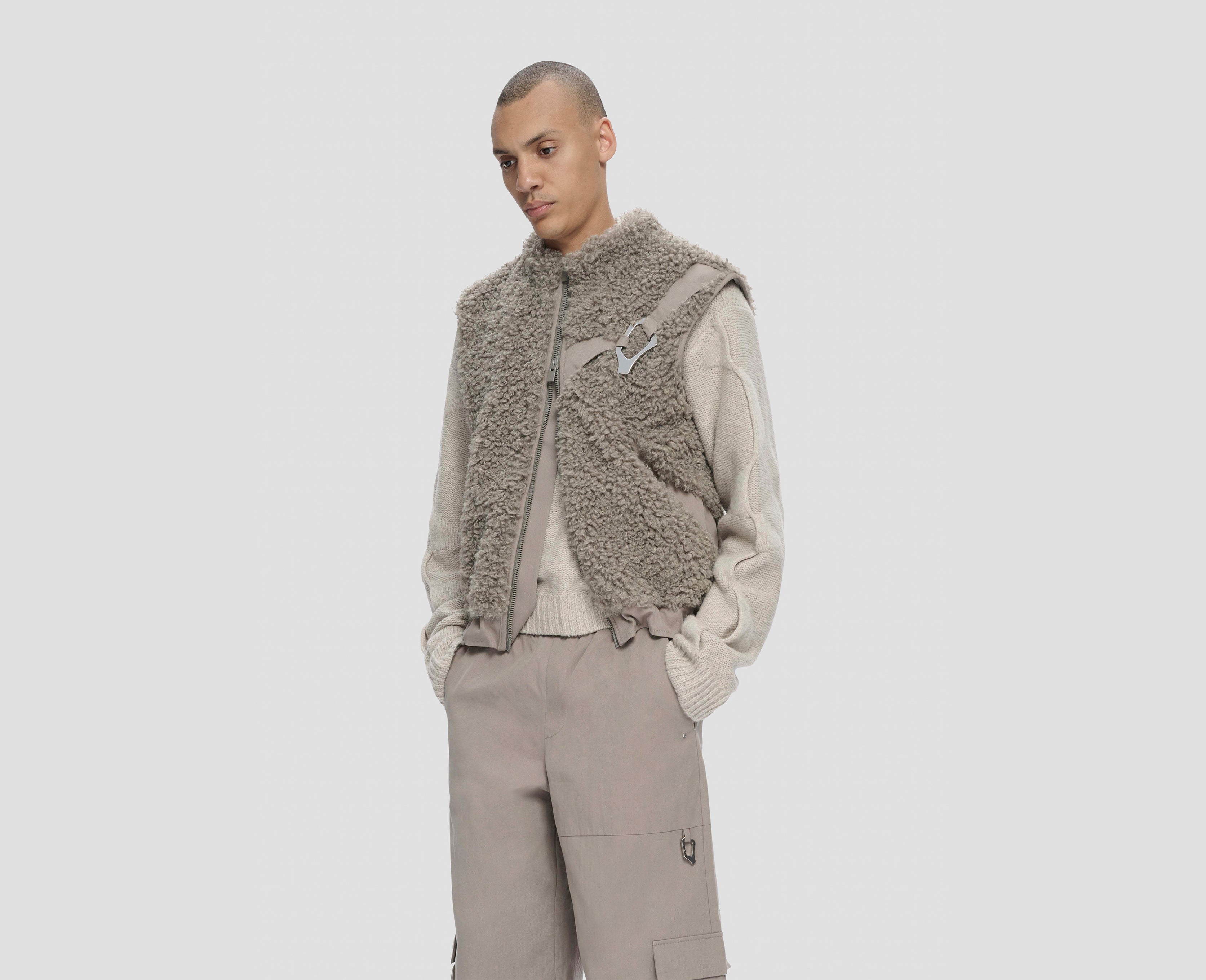 HE, product: CHIAROSCURO VEST (Fig. 5)