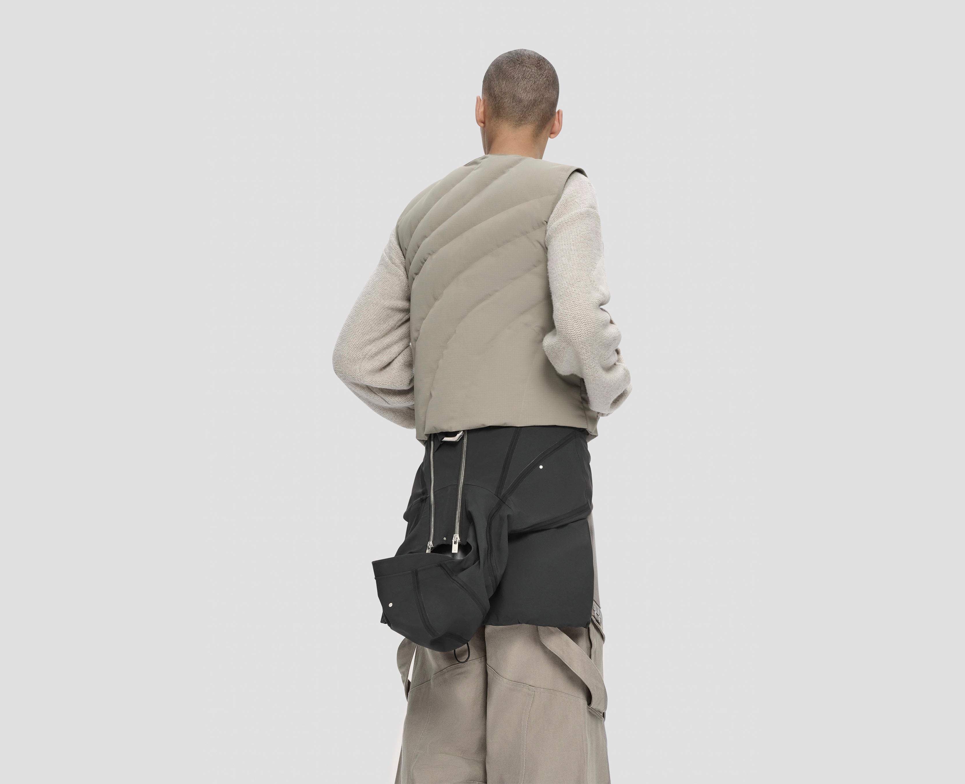 HE, product: VISUS DOWN VEST (Fig. 7)