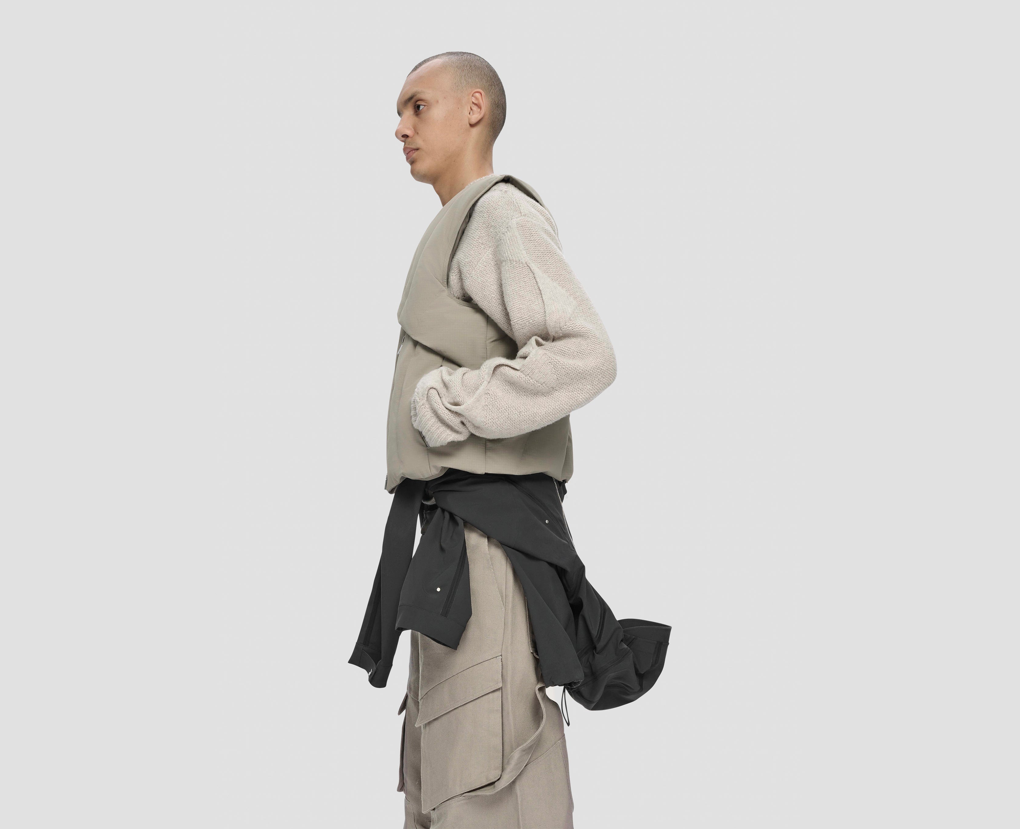 HE, product: VISUS DOWN VEST (Fig. 5)