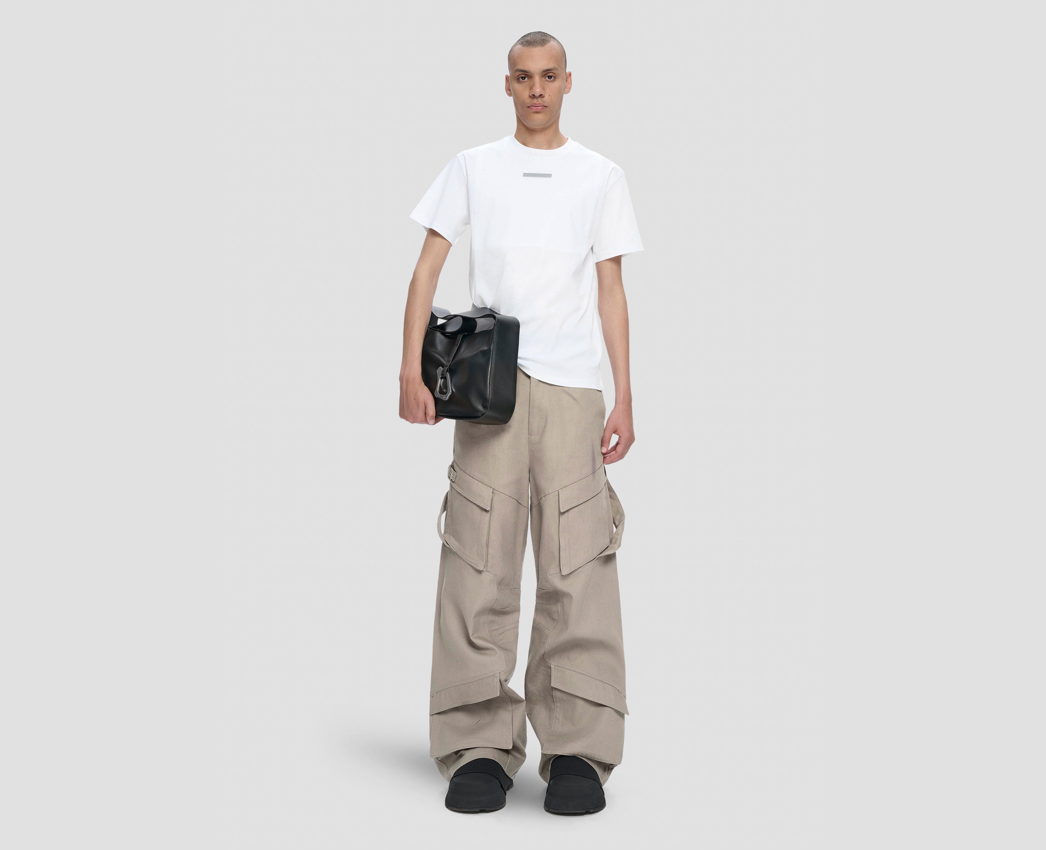 HE, product: CELLULAE CARGO TROUSERS (Fig. 2)