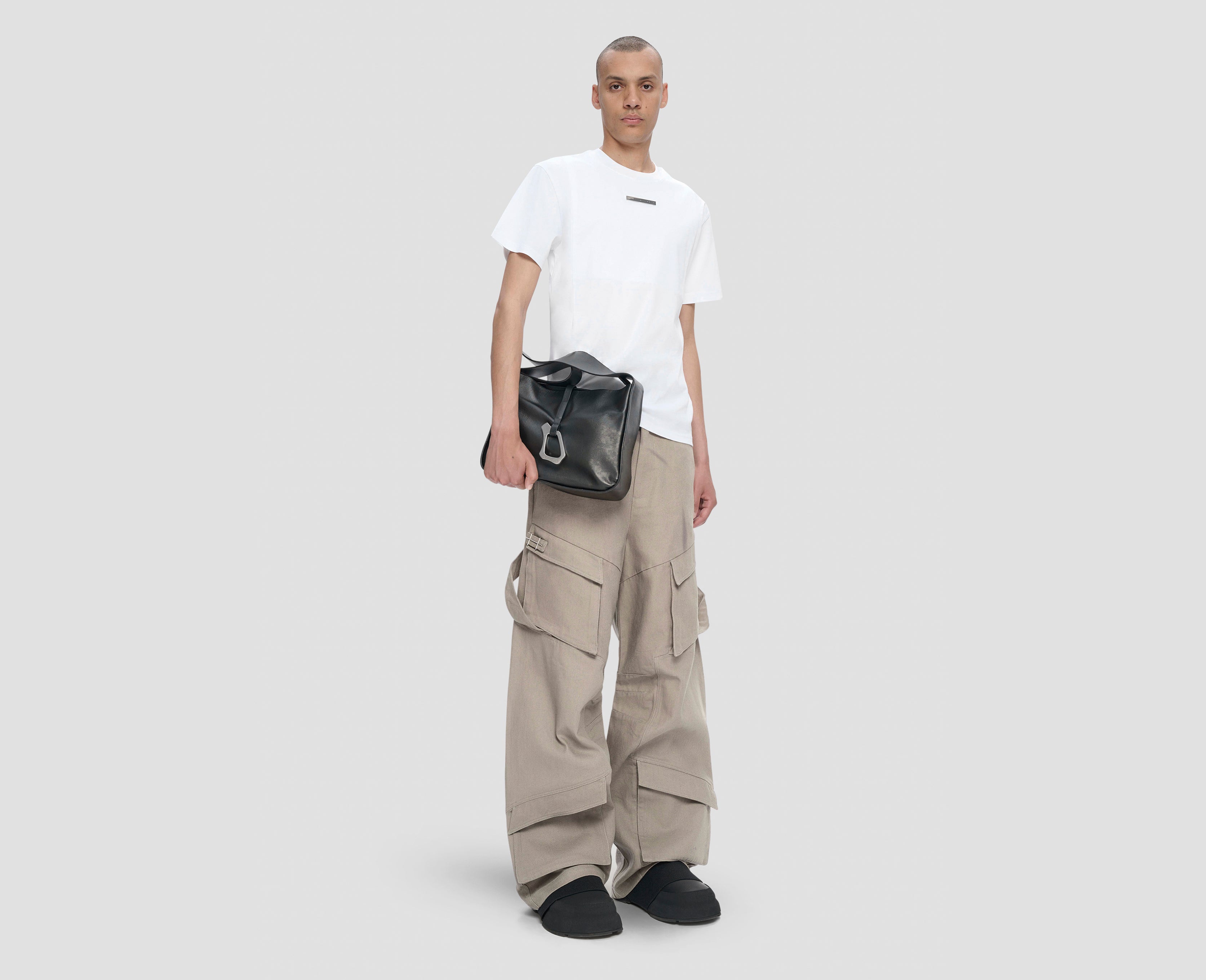 HE, product: CELLULAE CARGO TROUSERS (Fig. 3)