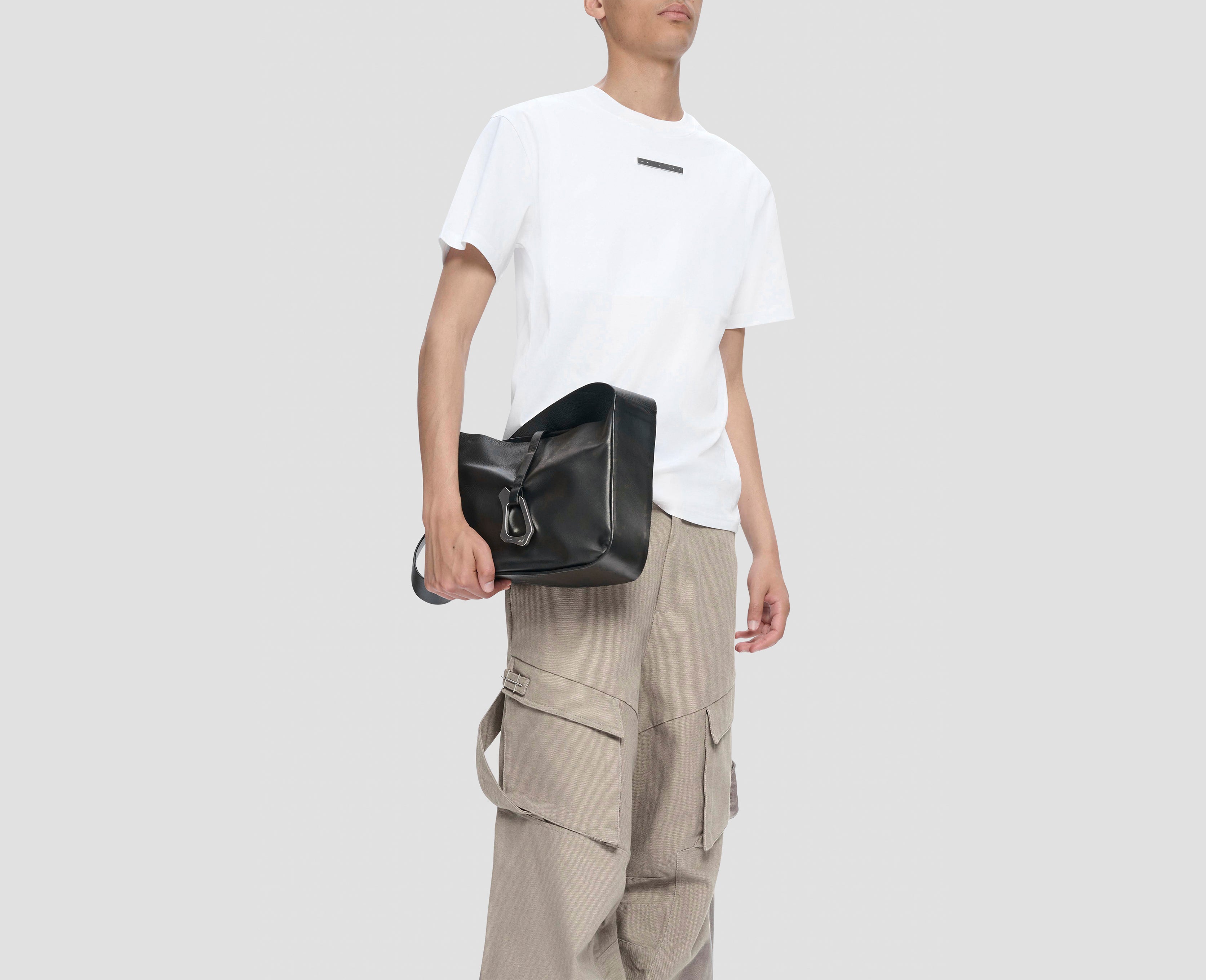 HE, product: ASTRAPE T-SHIRT (Fig. 6)