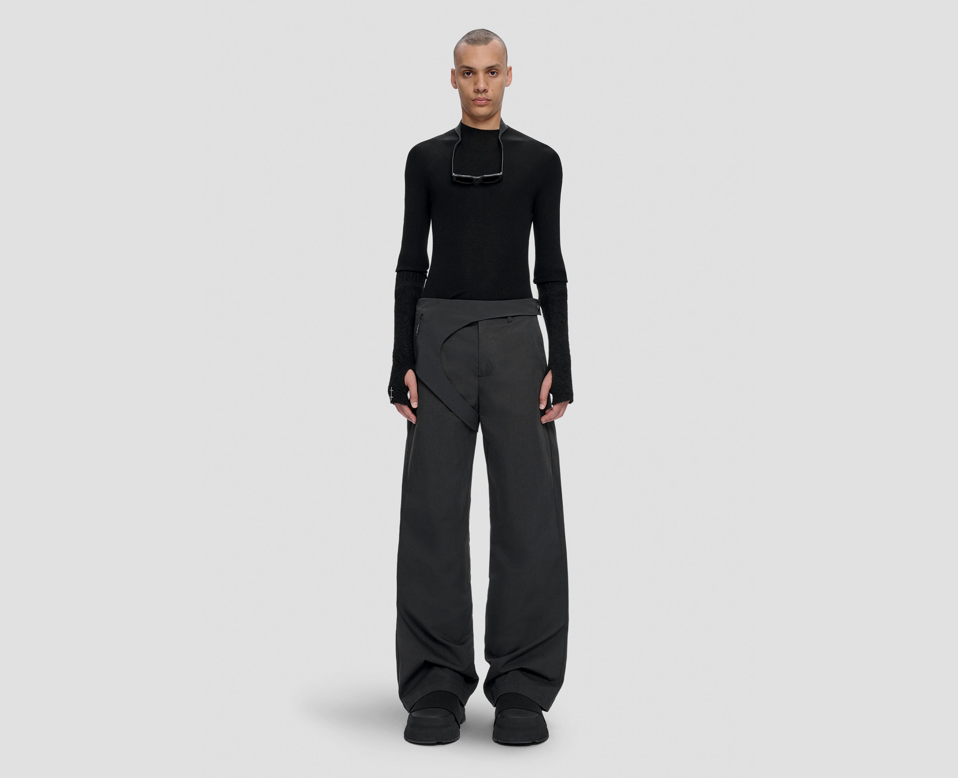 HE, product: ASTRON TROUSERS (Fig. 2)