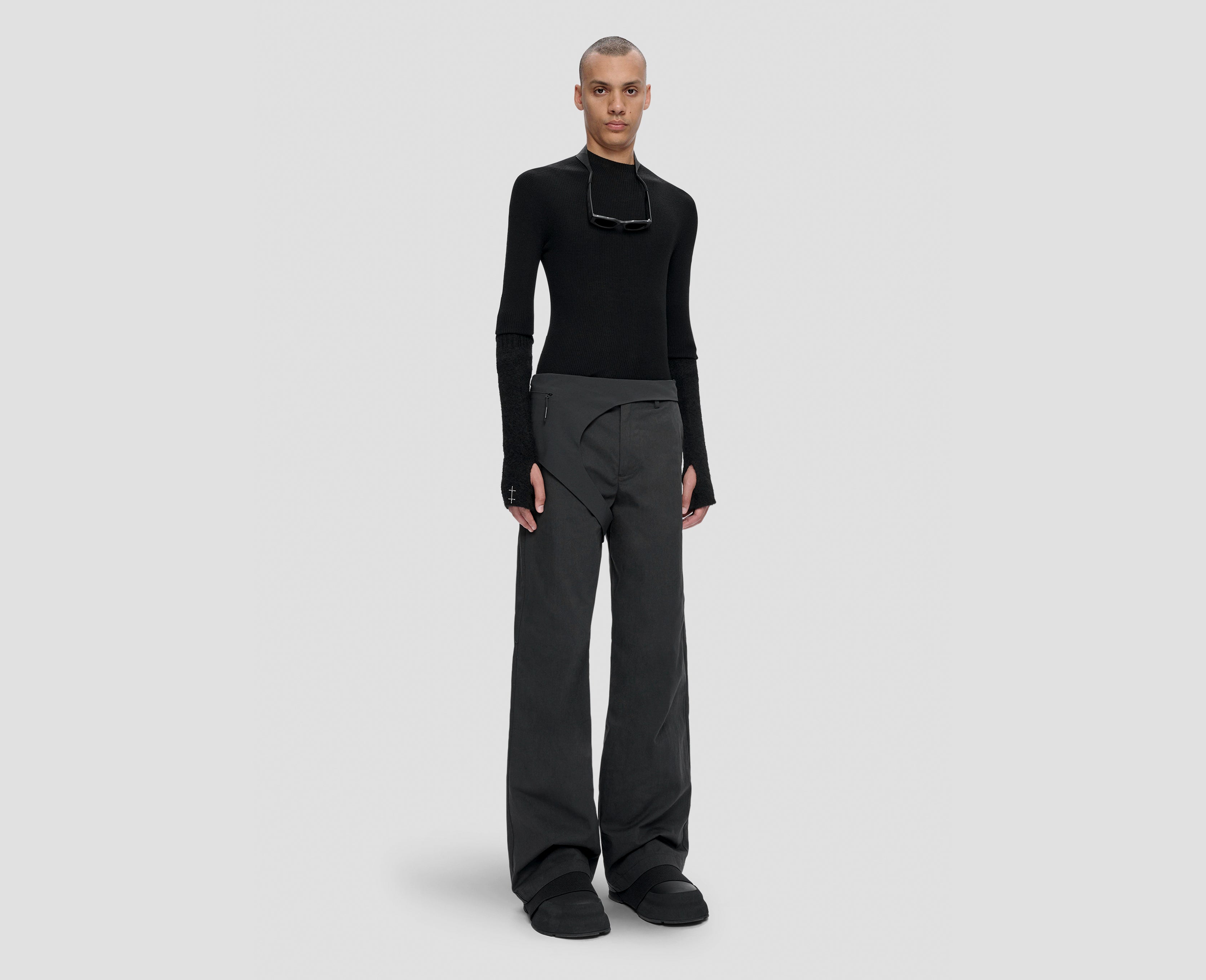 HE, product: ASTRON TROUSERS (Fig. 3)