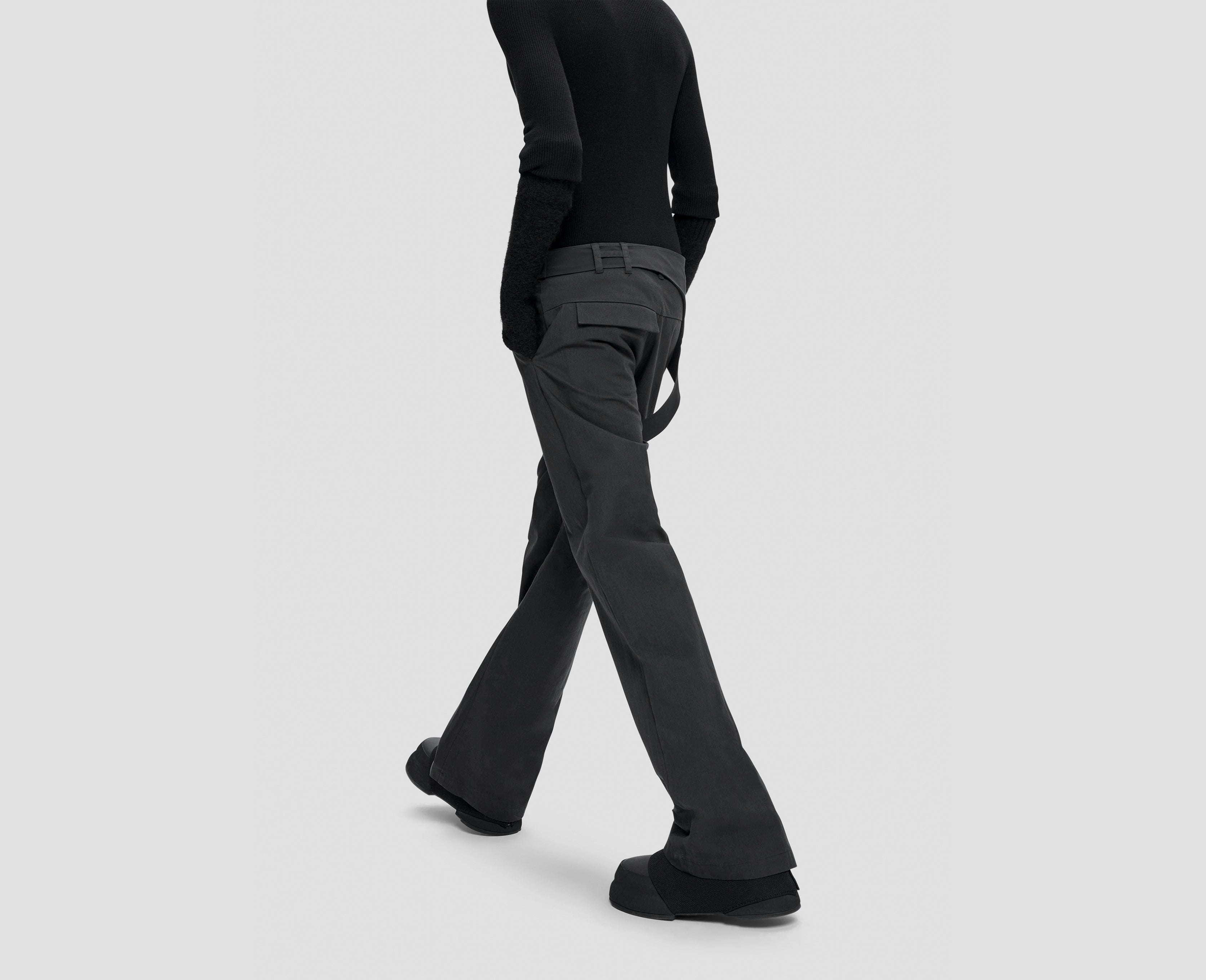 HE, product: ASTRON TROUSERS (Fig. 6)