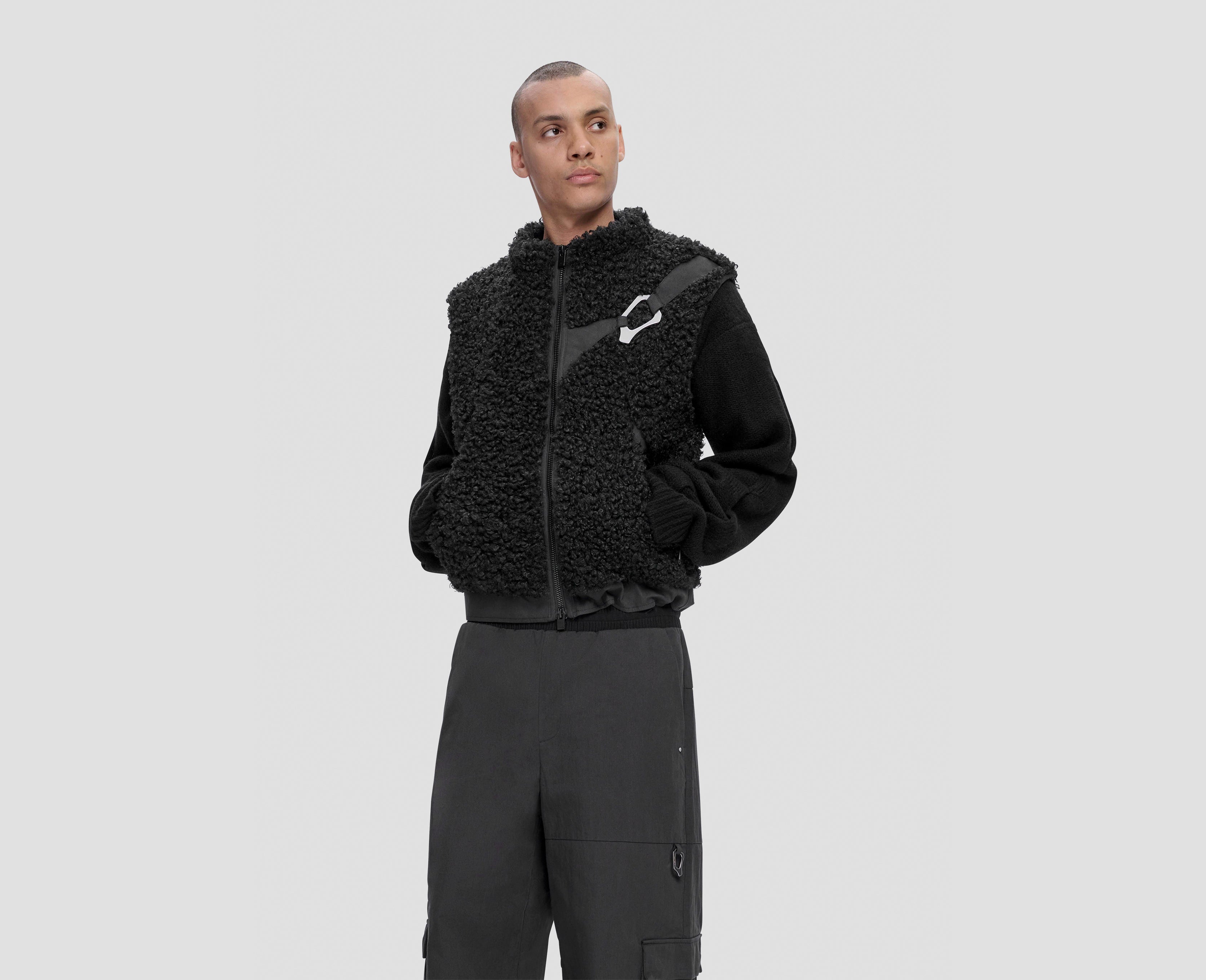 HE, product: CHIAROSCURO VEST (Fig. 6)