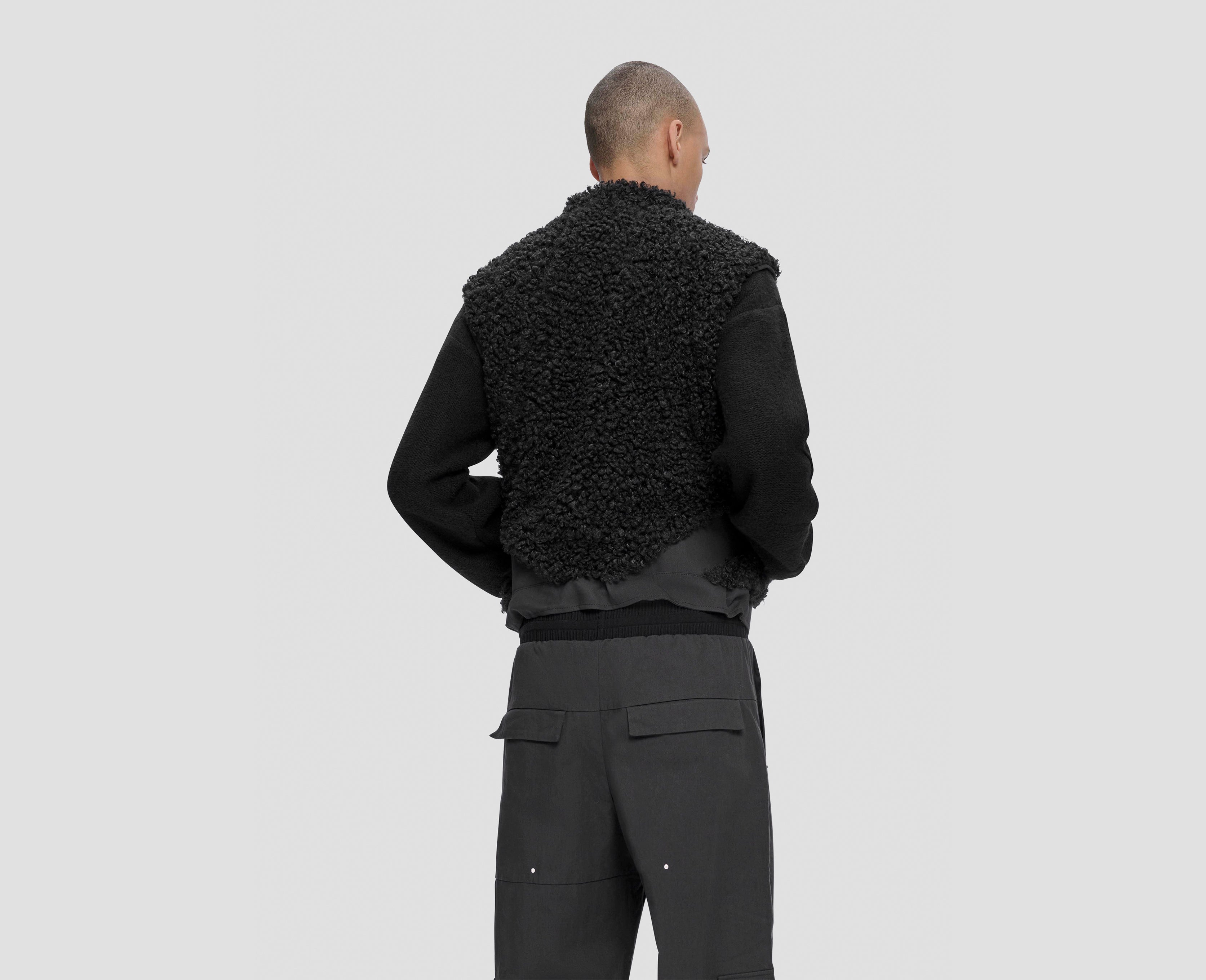 HE, product: CHIAROSCURO VEST (Fig. 5)