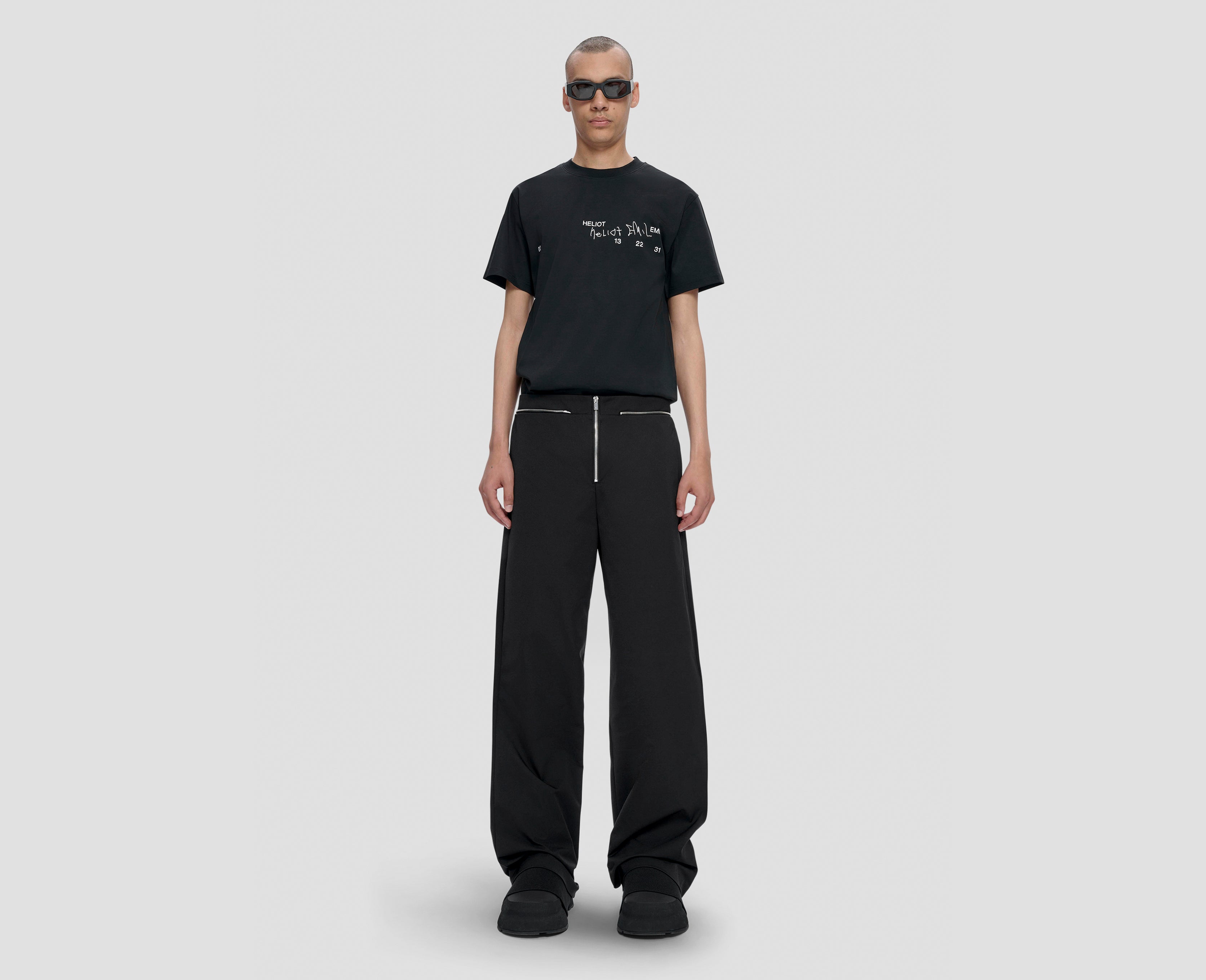 HE, product: ADSUM TROUSERS (Fig. 2)