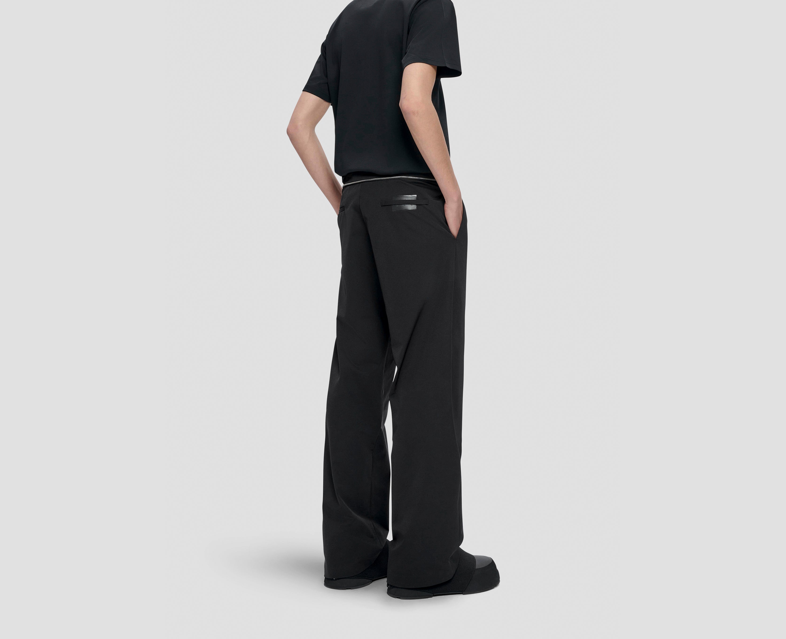 HE, product: ADSUM TROUSERS (Fig. 6)