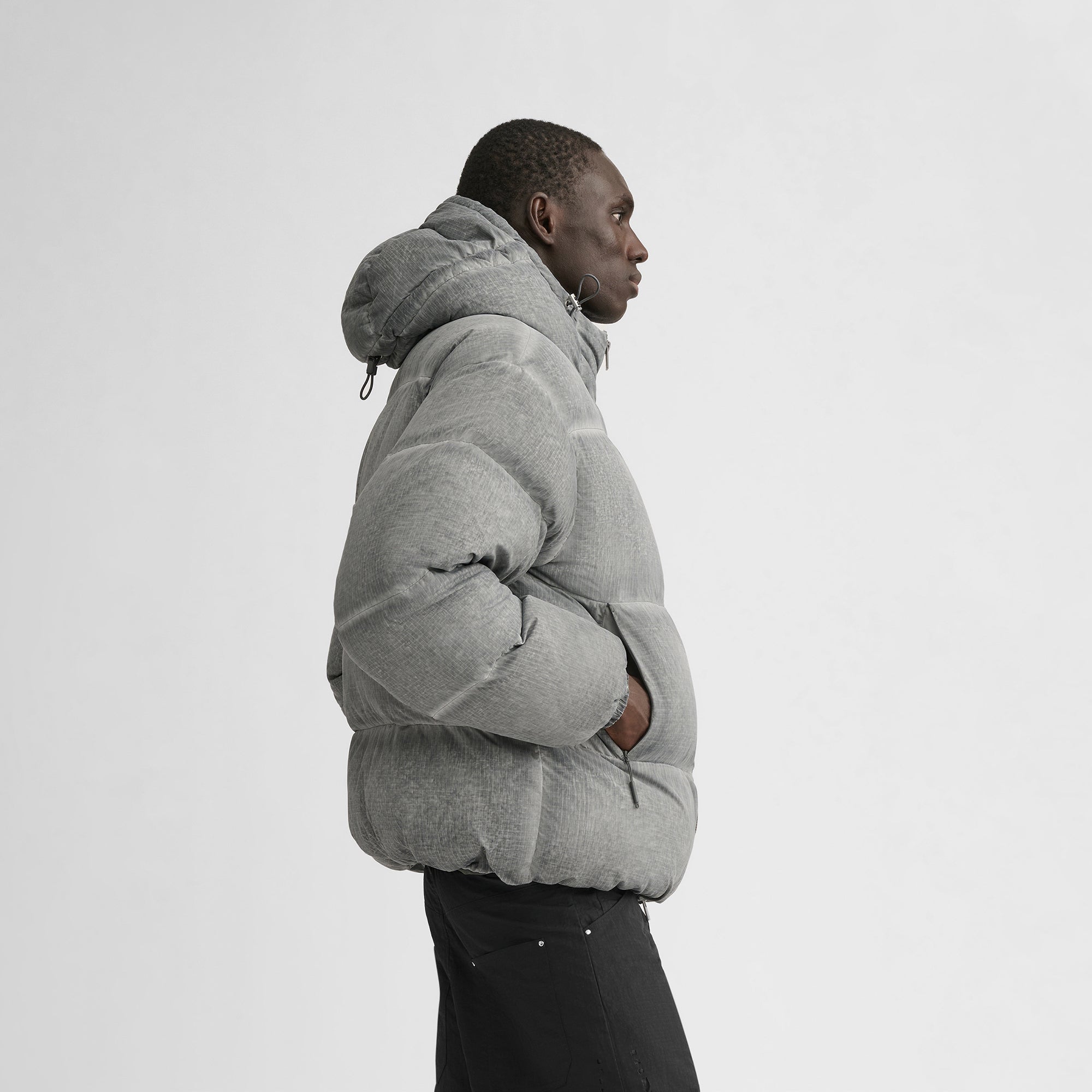 HE, product: LUMEN DOWN PUFFER (Fig. 4)