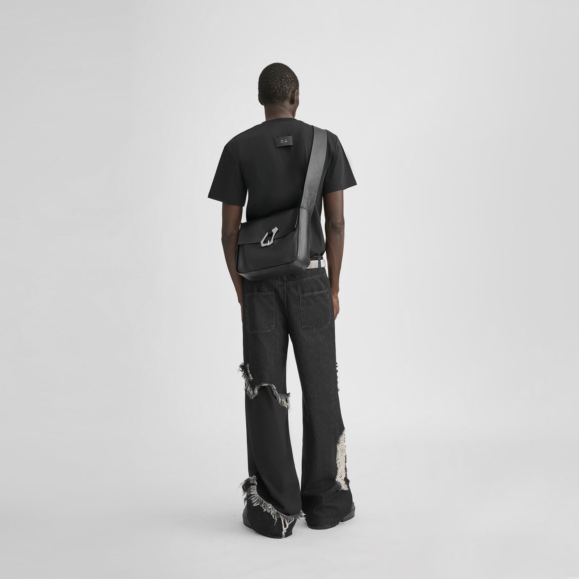 HE, product: APHEX DENIM DARK (Fig. 4)