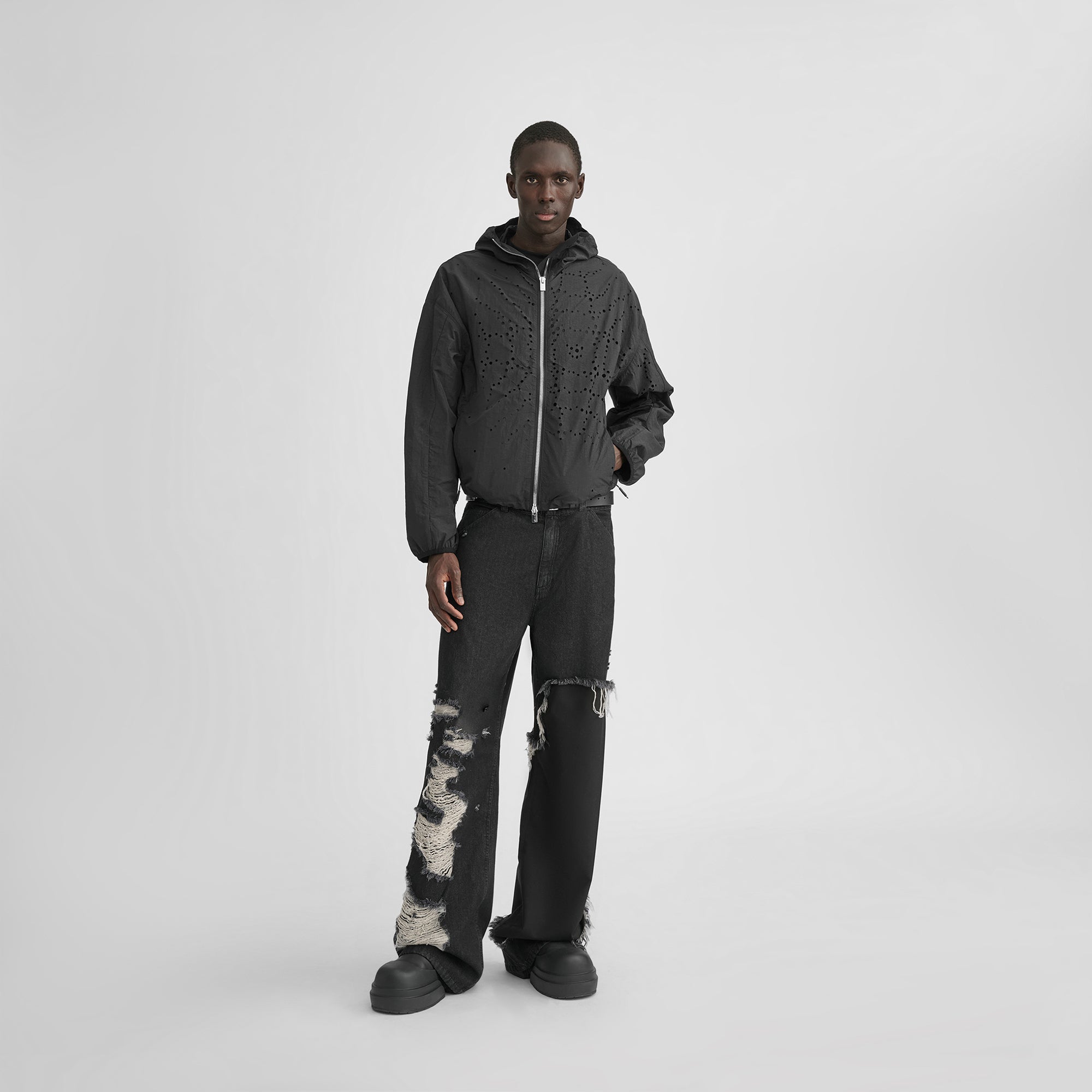 HE, product: CYMATIC JACKET (Fig. 2)