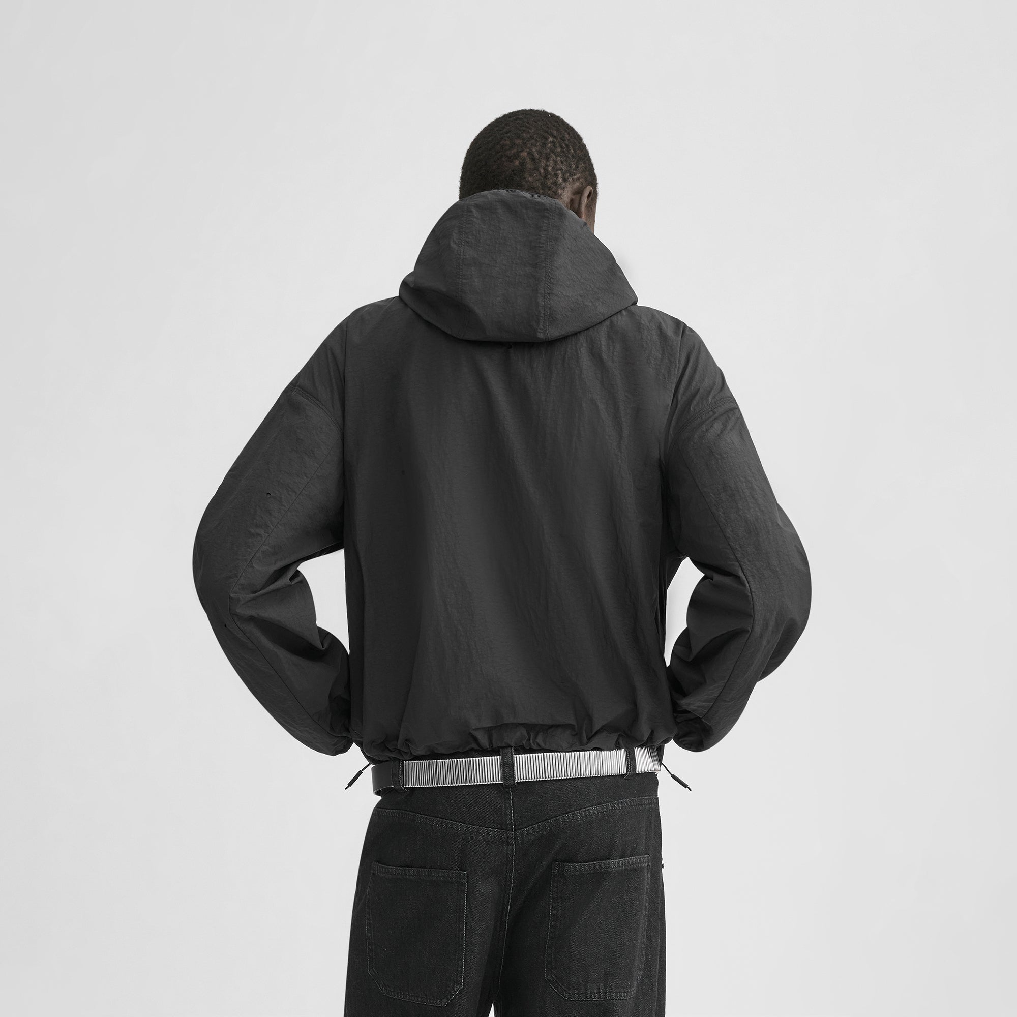 HE, product: CYMATIC JACKET (Fig. 4)