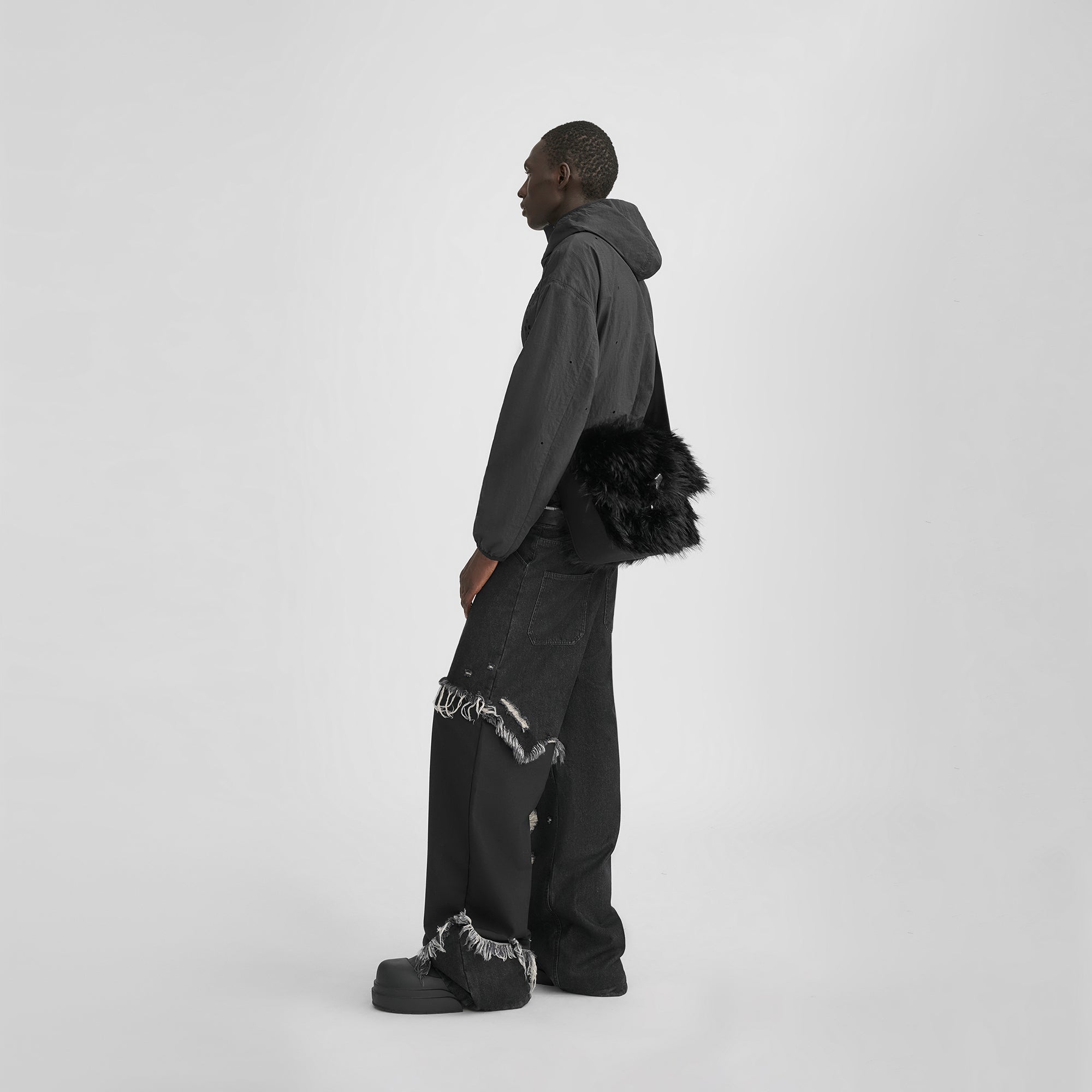 HE, product: ELUENT CANVAS BAG FAUX FUR (Fig. 3)