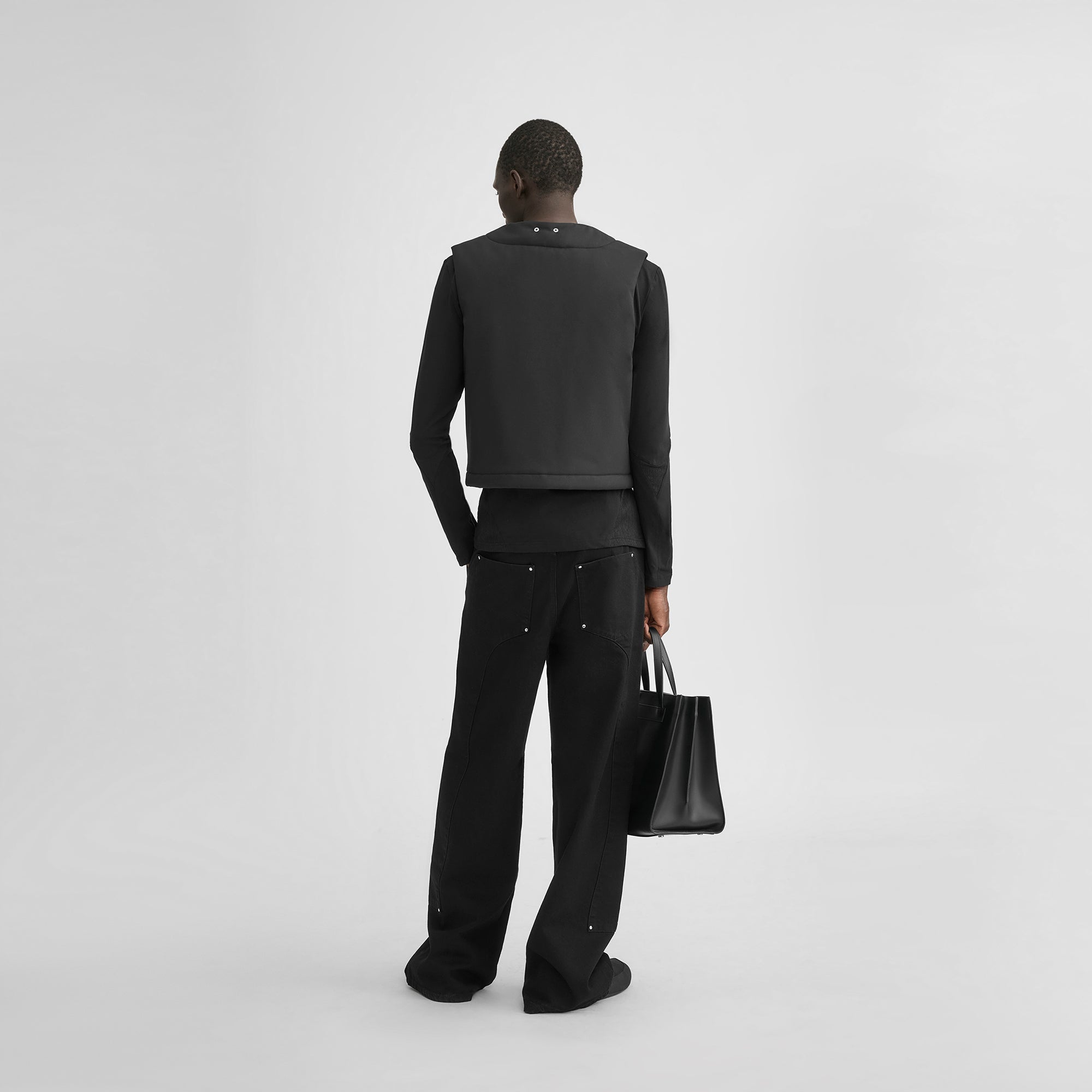 HE, product: OVERTONE VEST (Fig. 5)