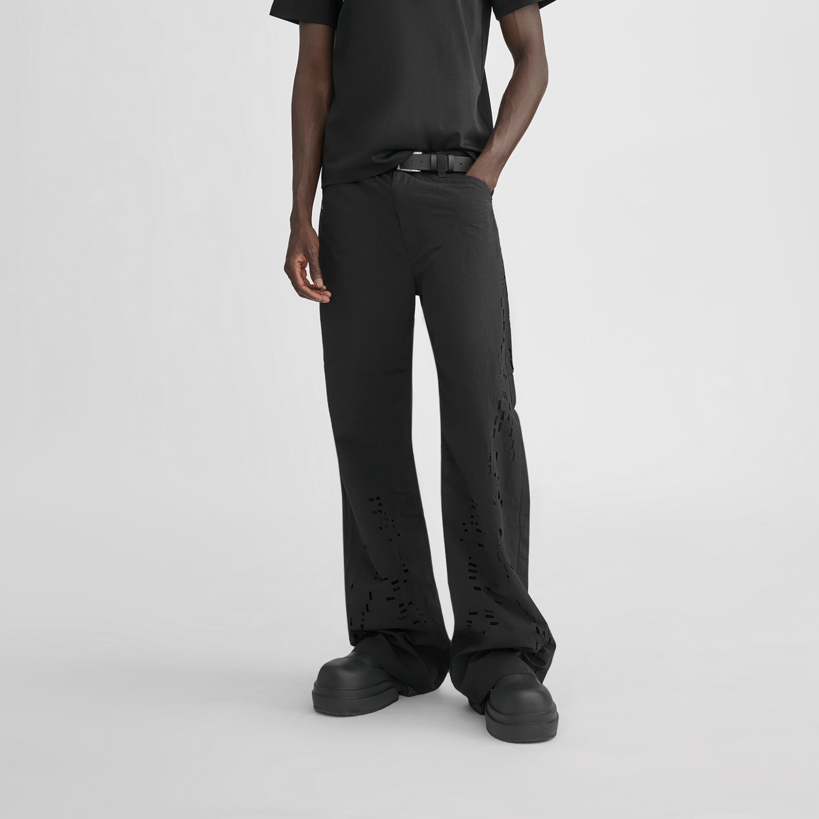 HE, product: TIMBRE TROUSERS (Fig. 4)