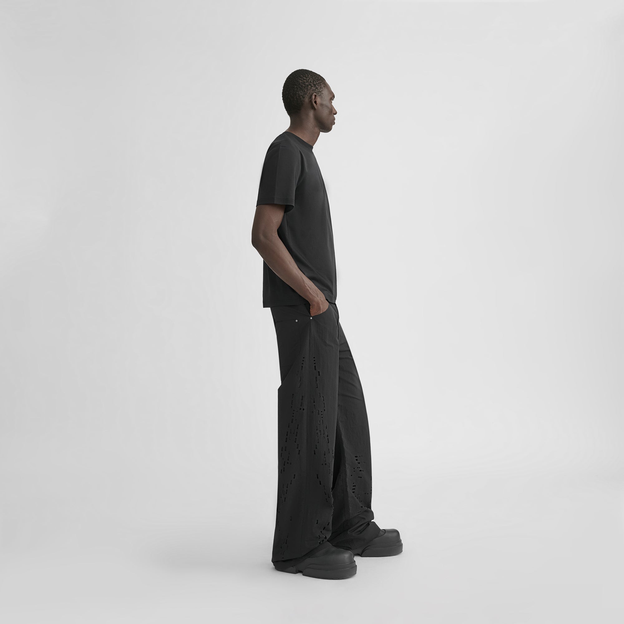 HE, product: TIMBRE TROUSERS (Fig. 3)