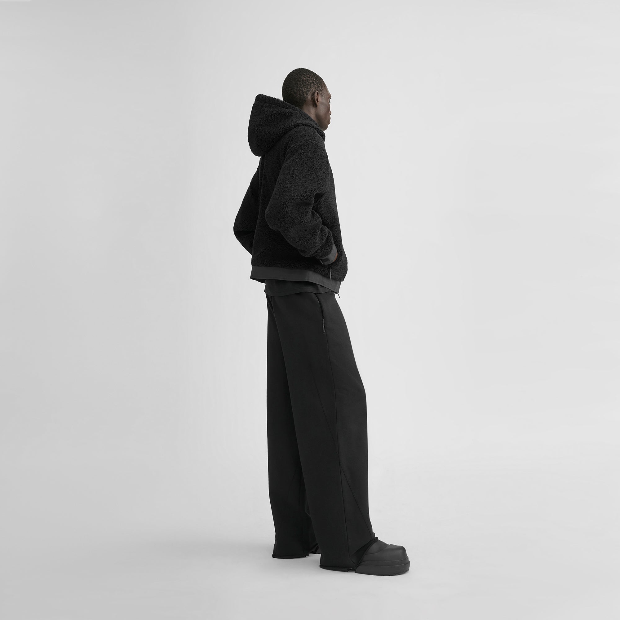 HE, product: UNIFORM FLEECE JACKET (Fig. 4)