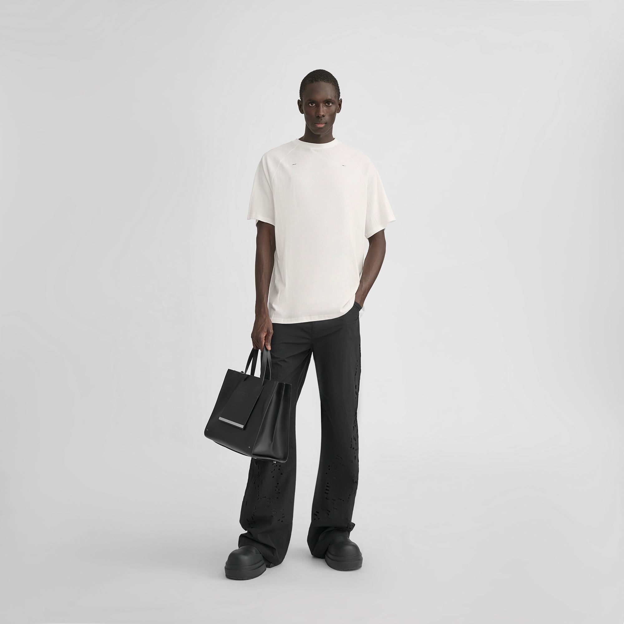 HE, product: RAGLAN T-SHIRT (Fig. 2)