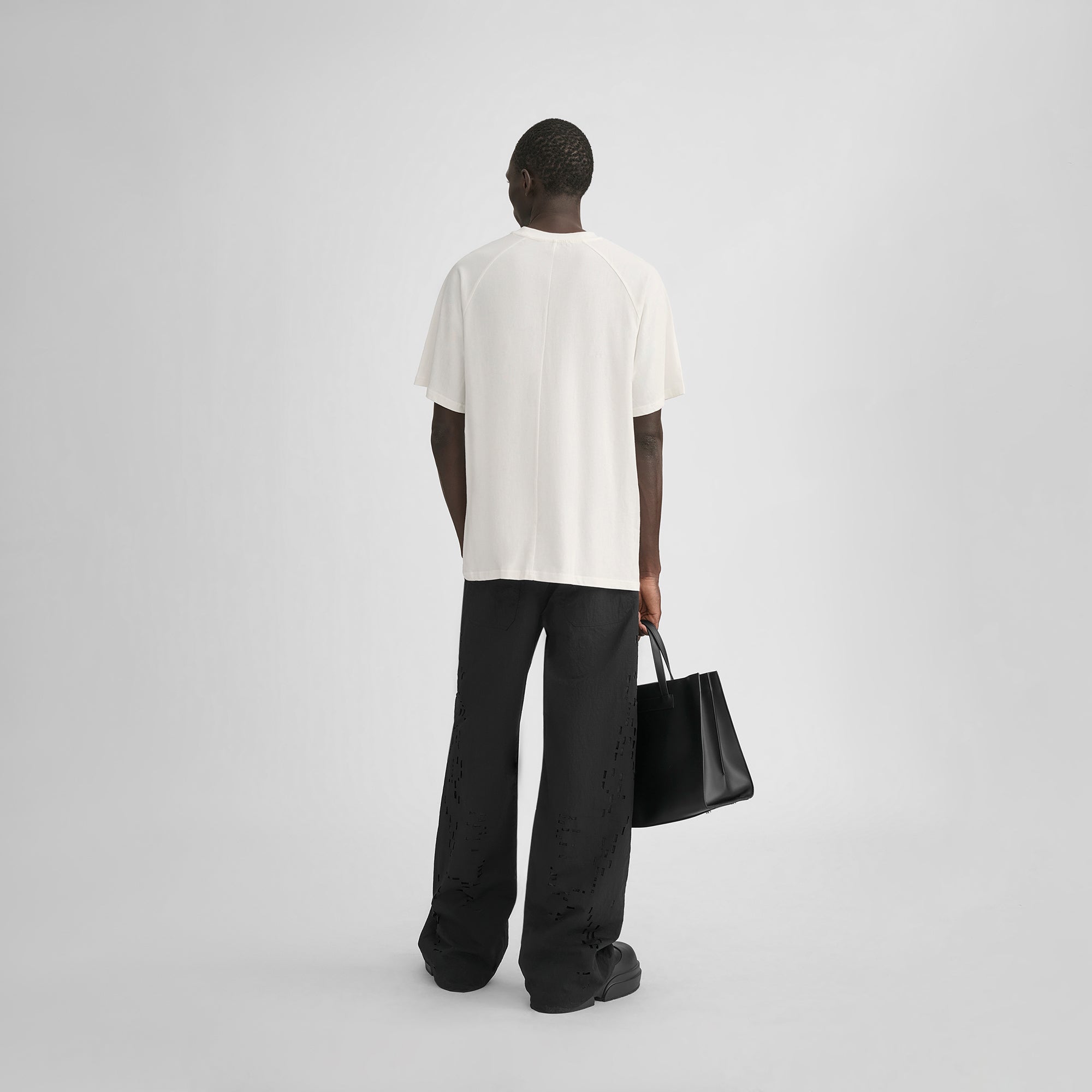 HE, product: RAGLAN T-SHIRT (Fig. 4)