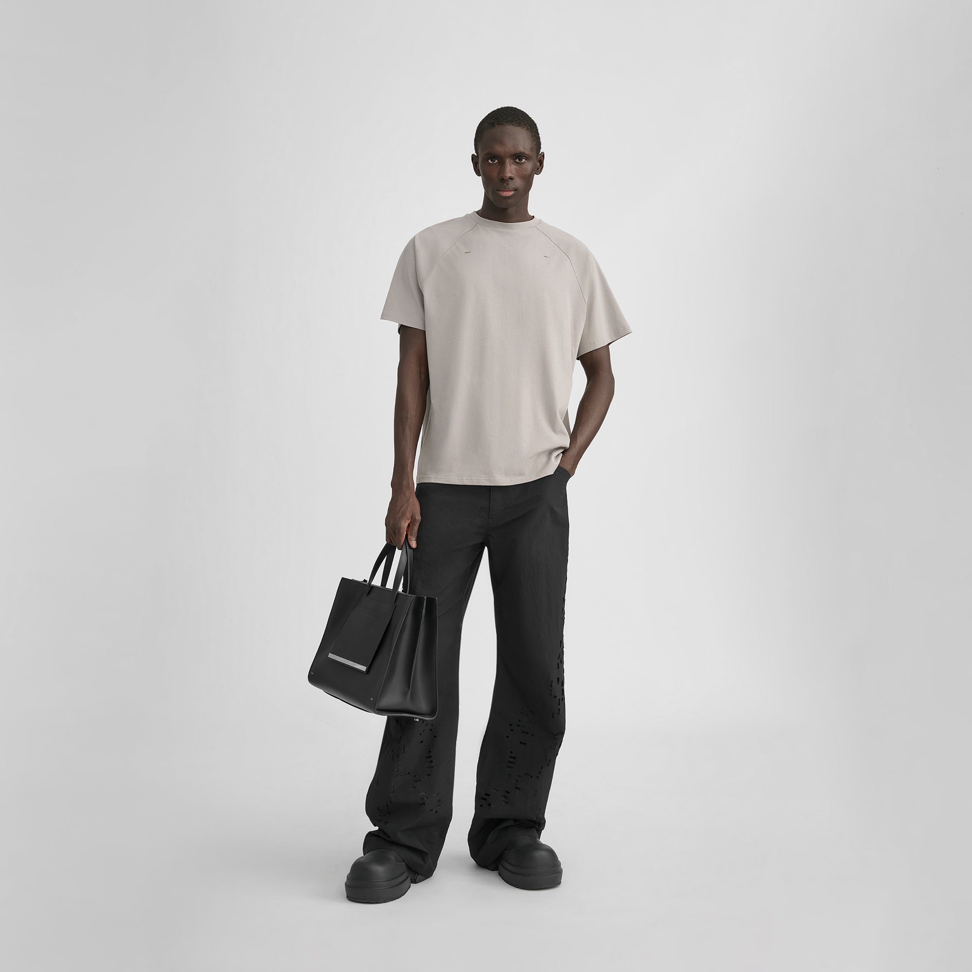 HE, product: RAGLAN T-SHIRT (Fig. 2)