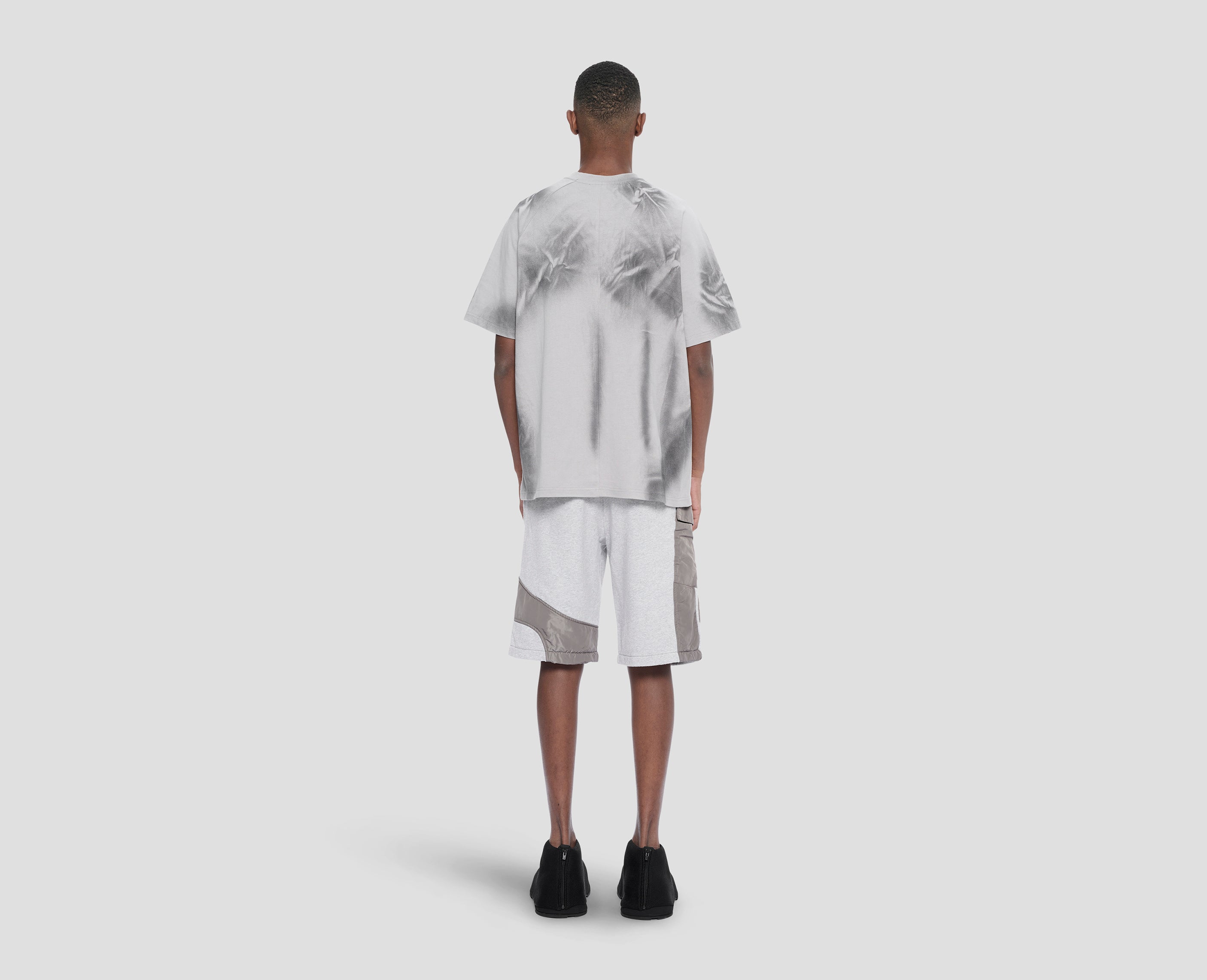 HE, product: SOLO T-SHIRT (Fig. 4)