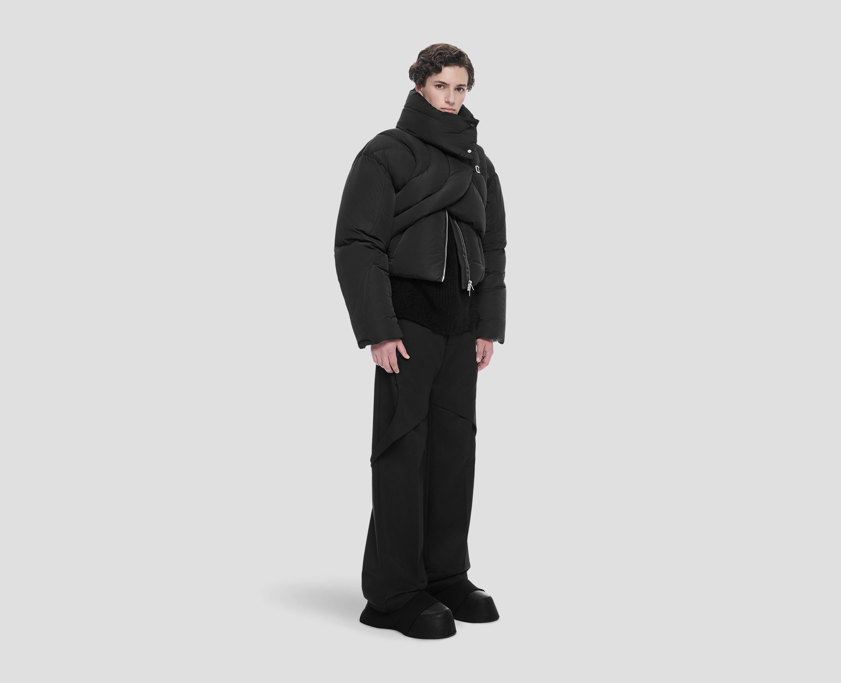 HE, product: CONNECTIVE DOWN JACKET (Fig. 3)