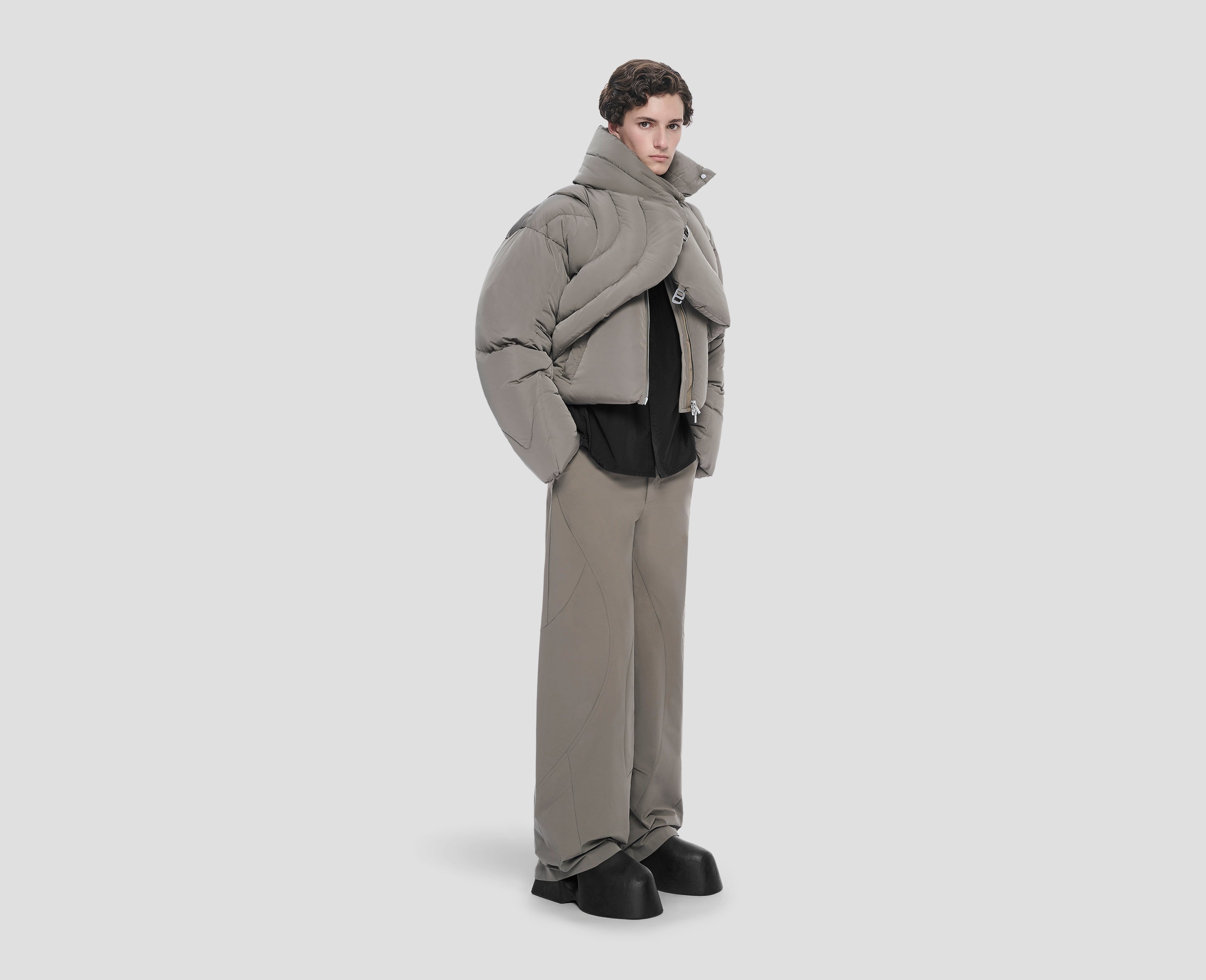HE, product: CONNECTIVE DOWN JACKET (Fig. 3)