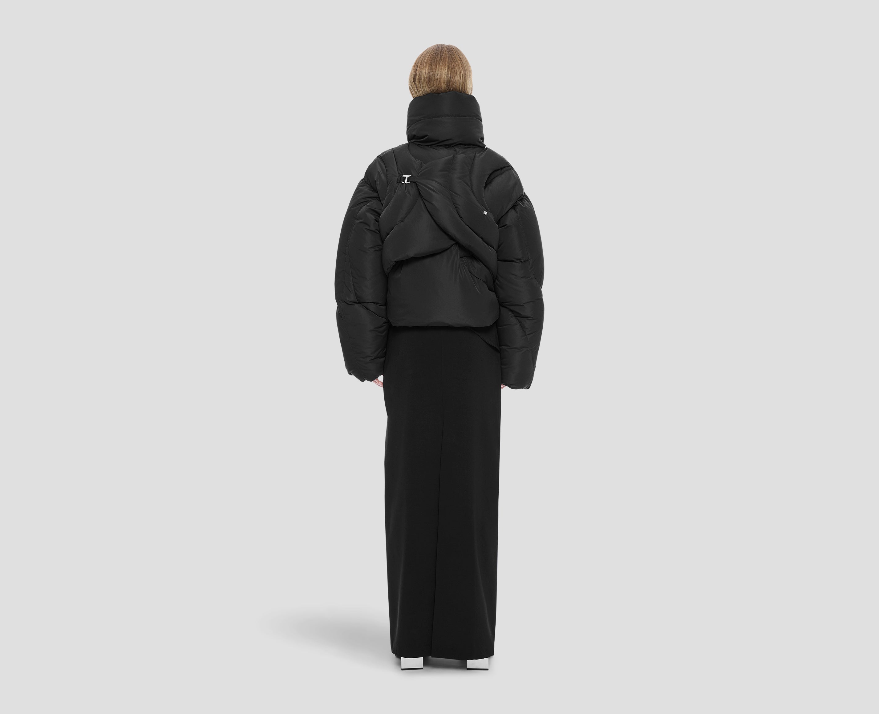 HE, product: CONNECTIVE DOWN JACKET (Fig. 6)