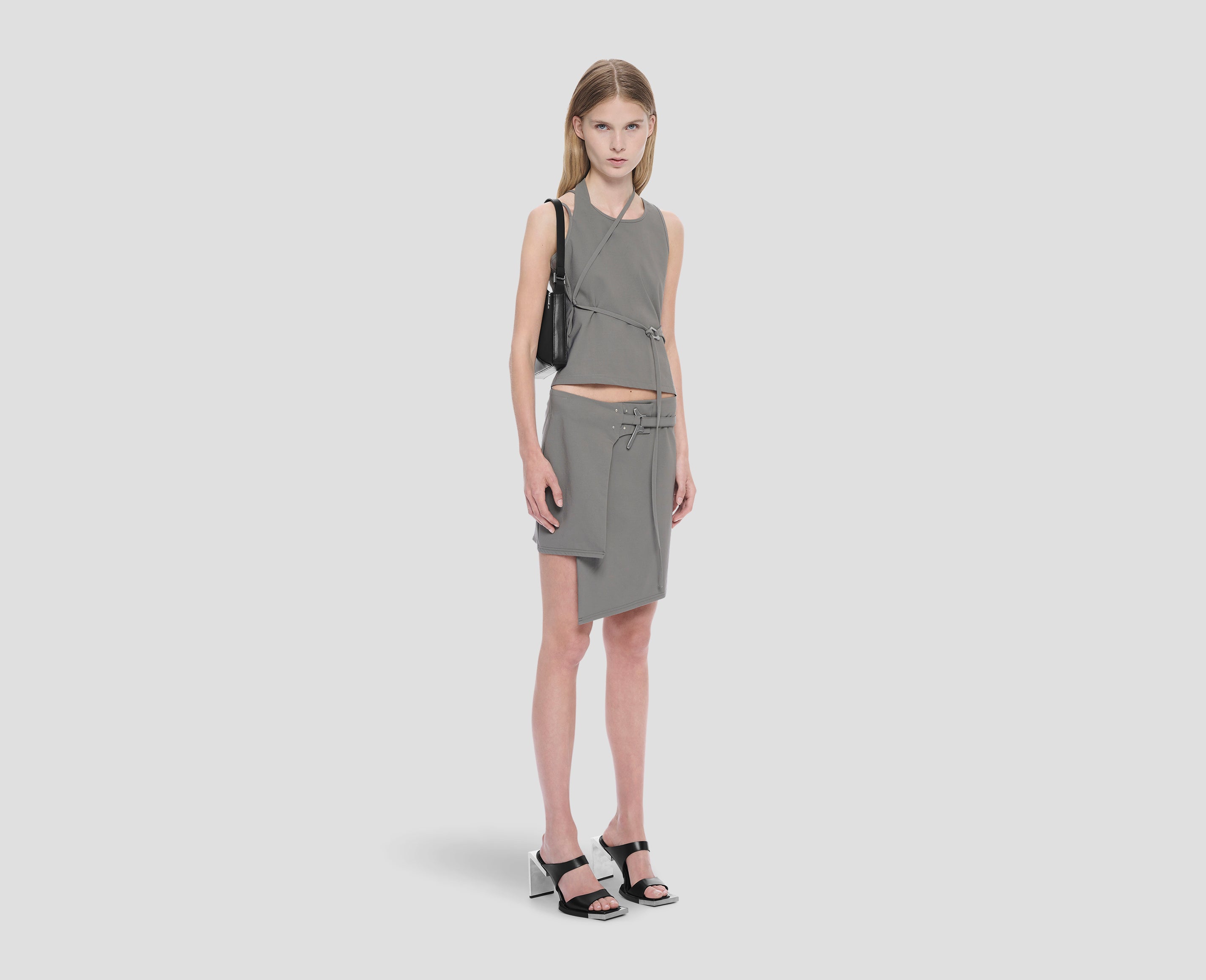 HE, product: CALICHE TECHNICAL SKIRT (Fig. 4)