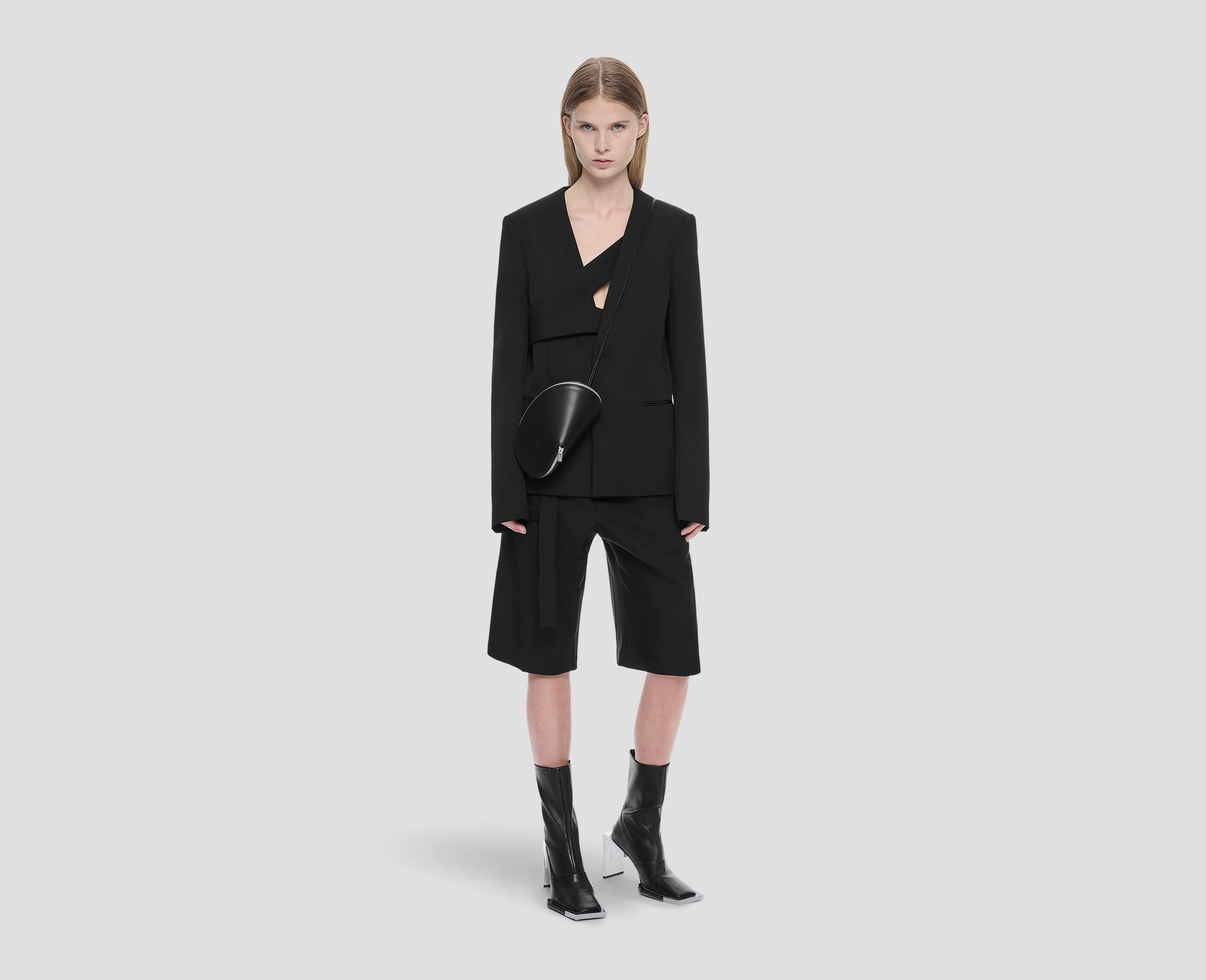 HE, product: ROBUR TAILORED SHORTS (Fig. 6)