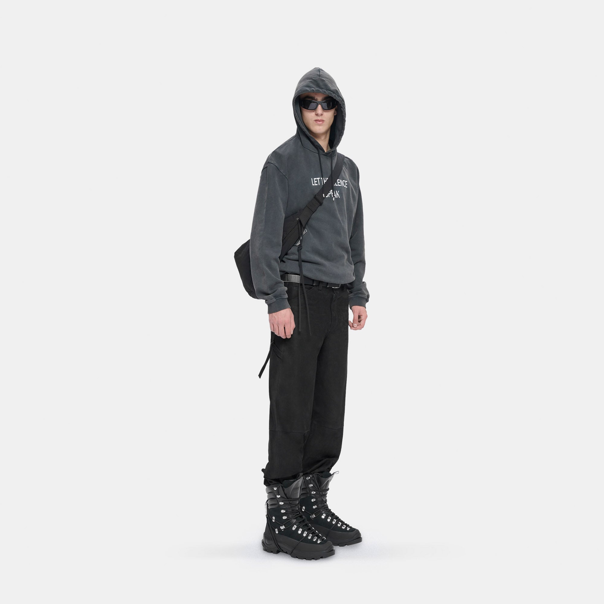 HE, product: TACITO HOODIE (Fig. 3)