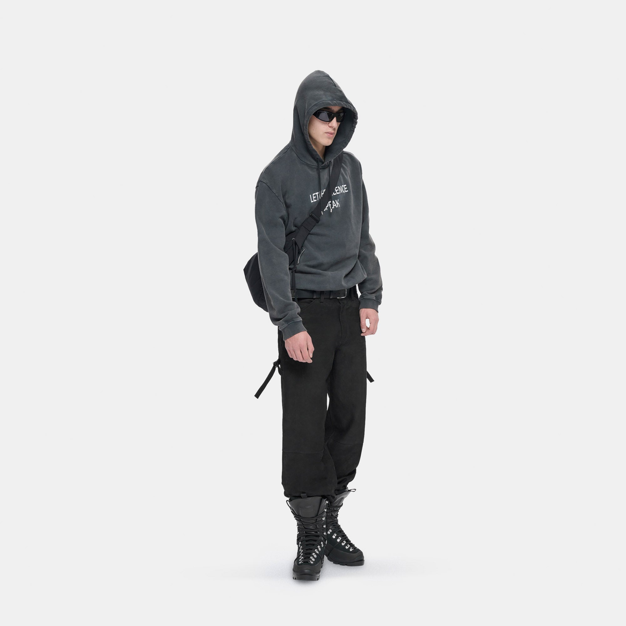 HE, product: TACITO HOODIE (Fig. 7)