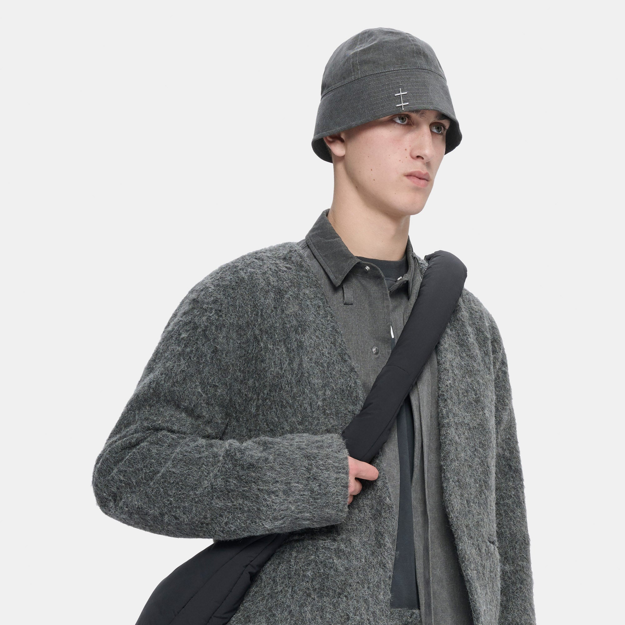 HE, product: HARP WINDBREAKER (Fig. 4)