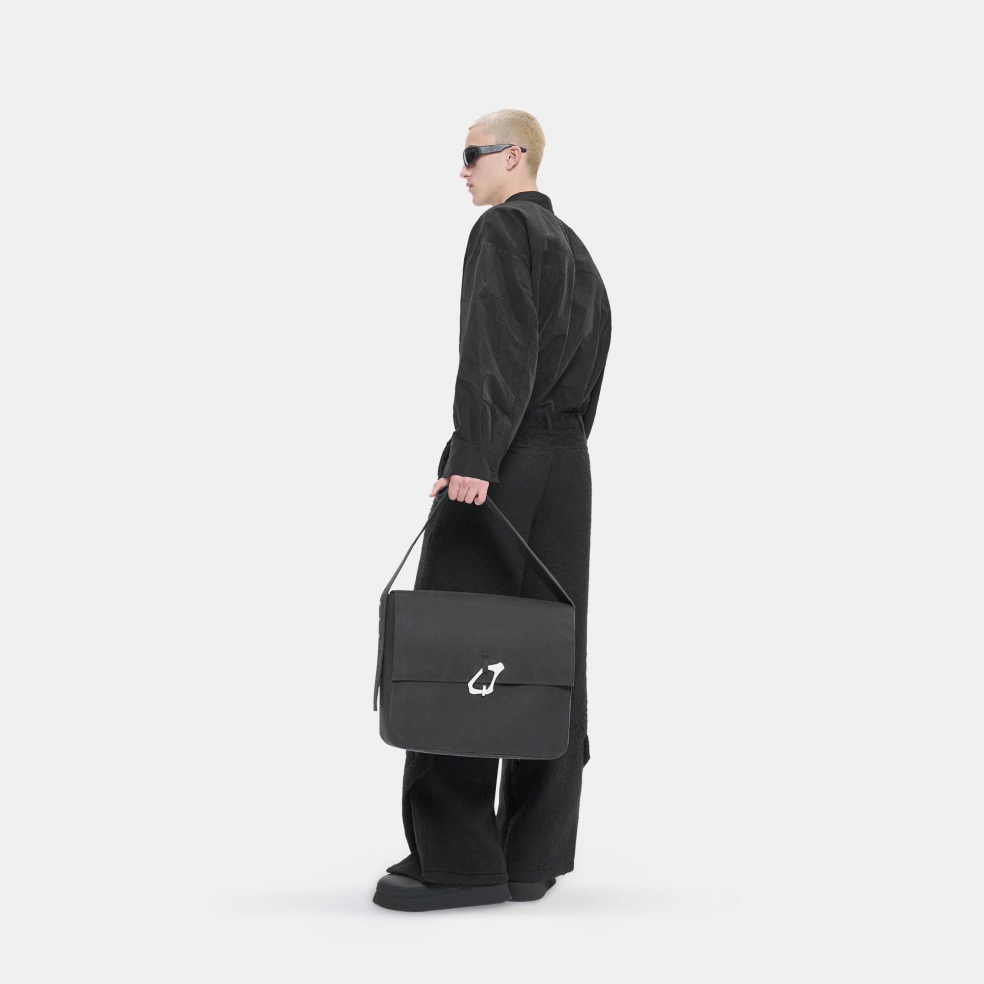 HE, product: VITAL LS SHIRT (Fig. 6)