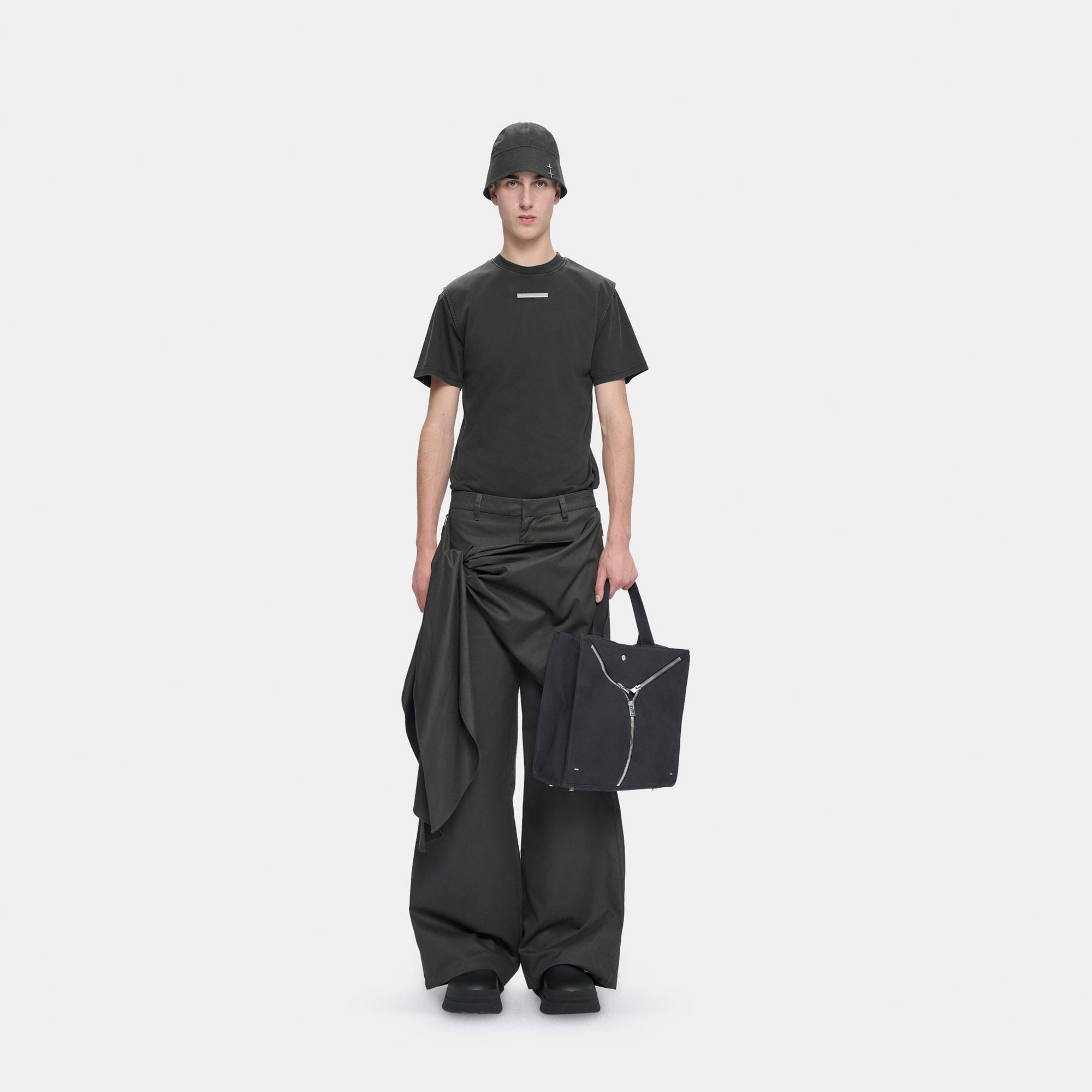HE, product: SONEME TROUSERS (Fig. 2)