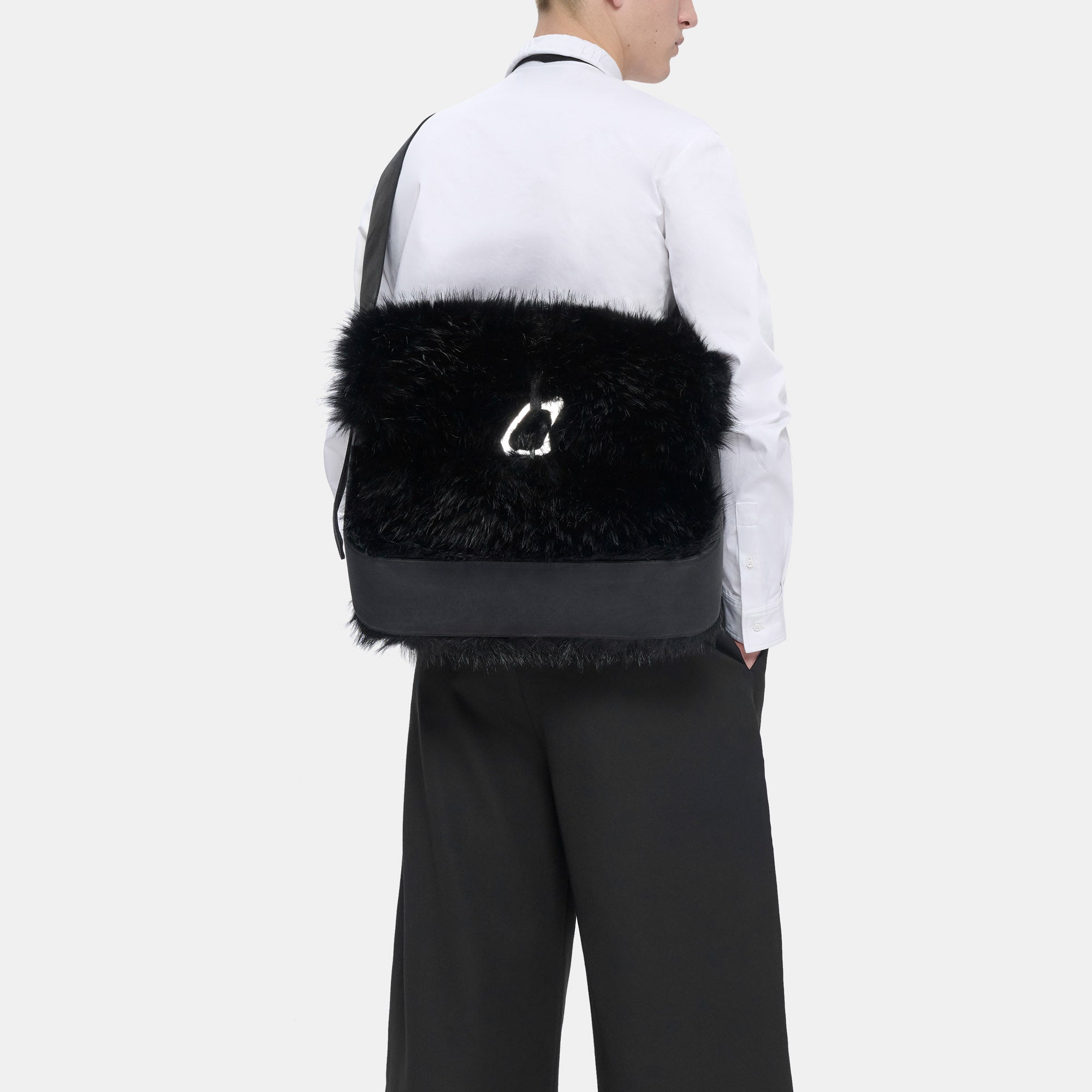 HE, product: ELUENT CANVAS BAG BLACK FAUX FUR (Fig. 3)