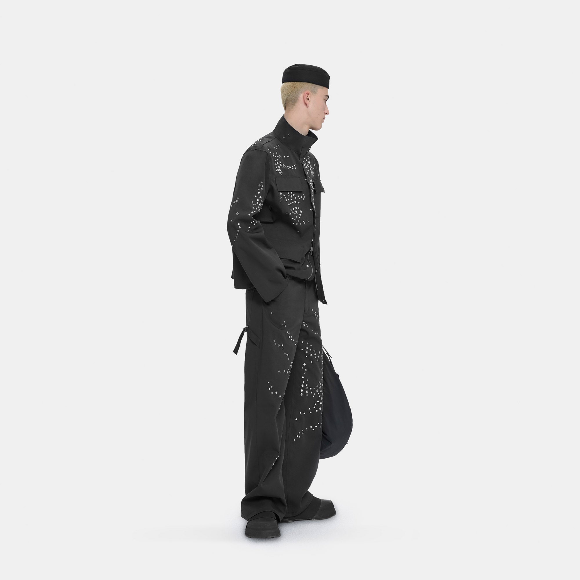 HE, product: CELESTA TROUSERS (Fig. 4)