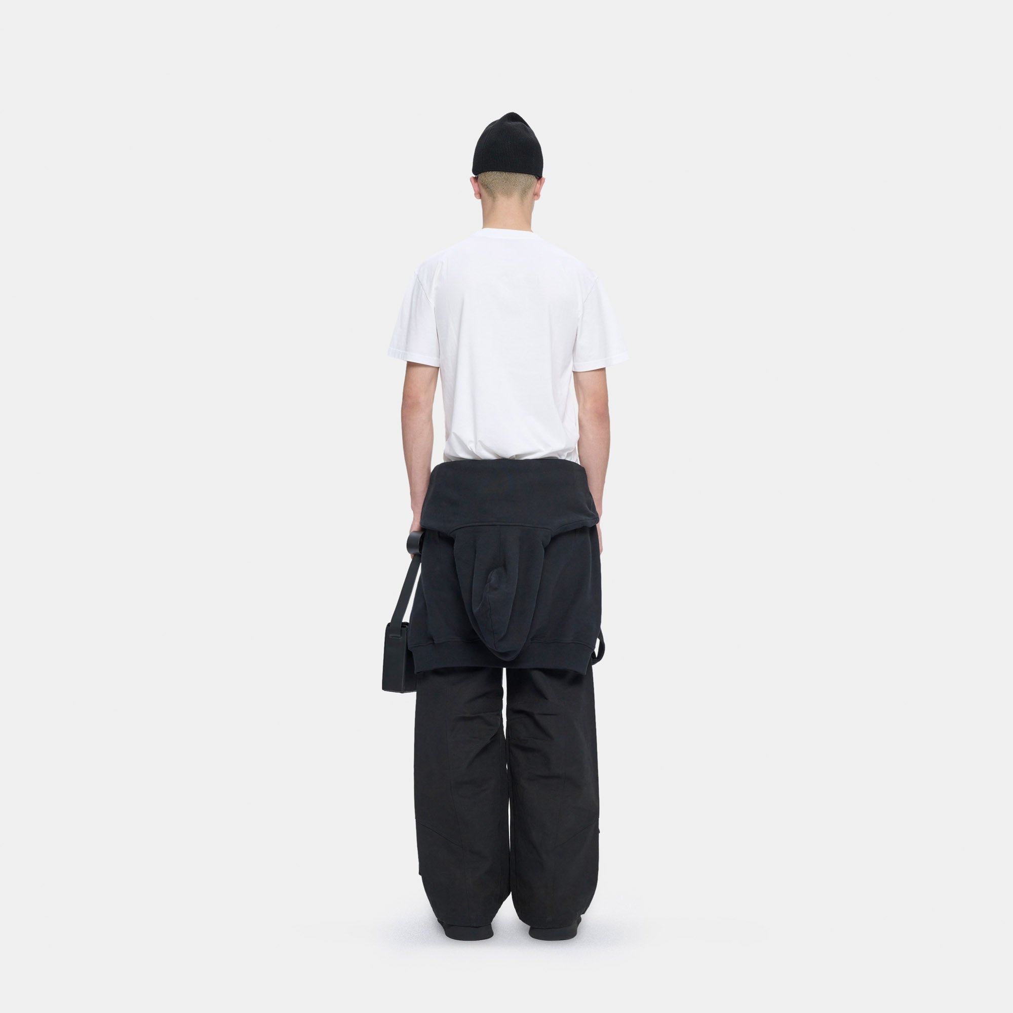 HE, product: TACITO T-SHIRT WHITE (Fig. 5)