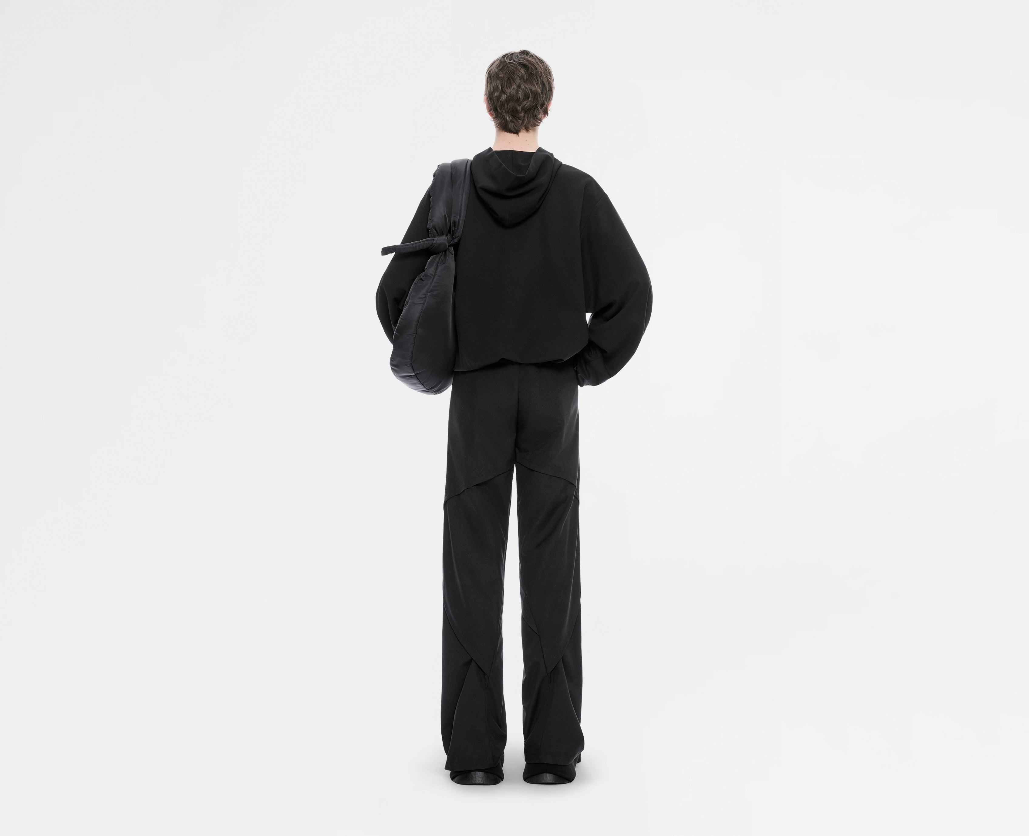 HE, product: ENODO HOODIE (Fig. 3)