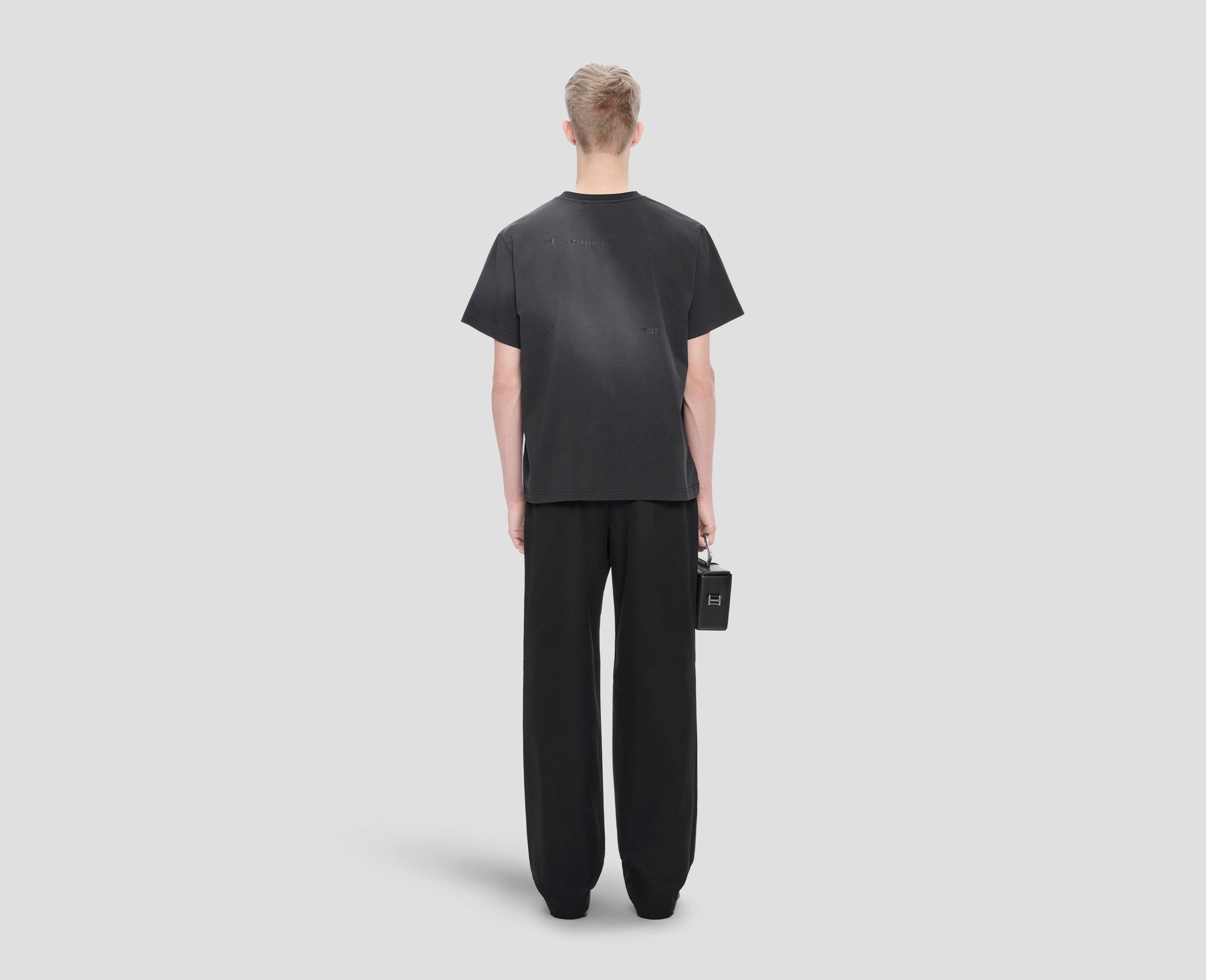 HE, product: FLUXUS TEE (Fig. 4)