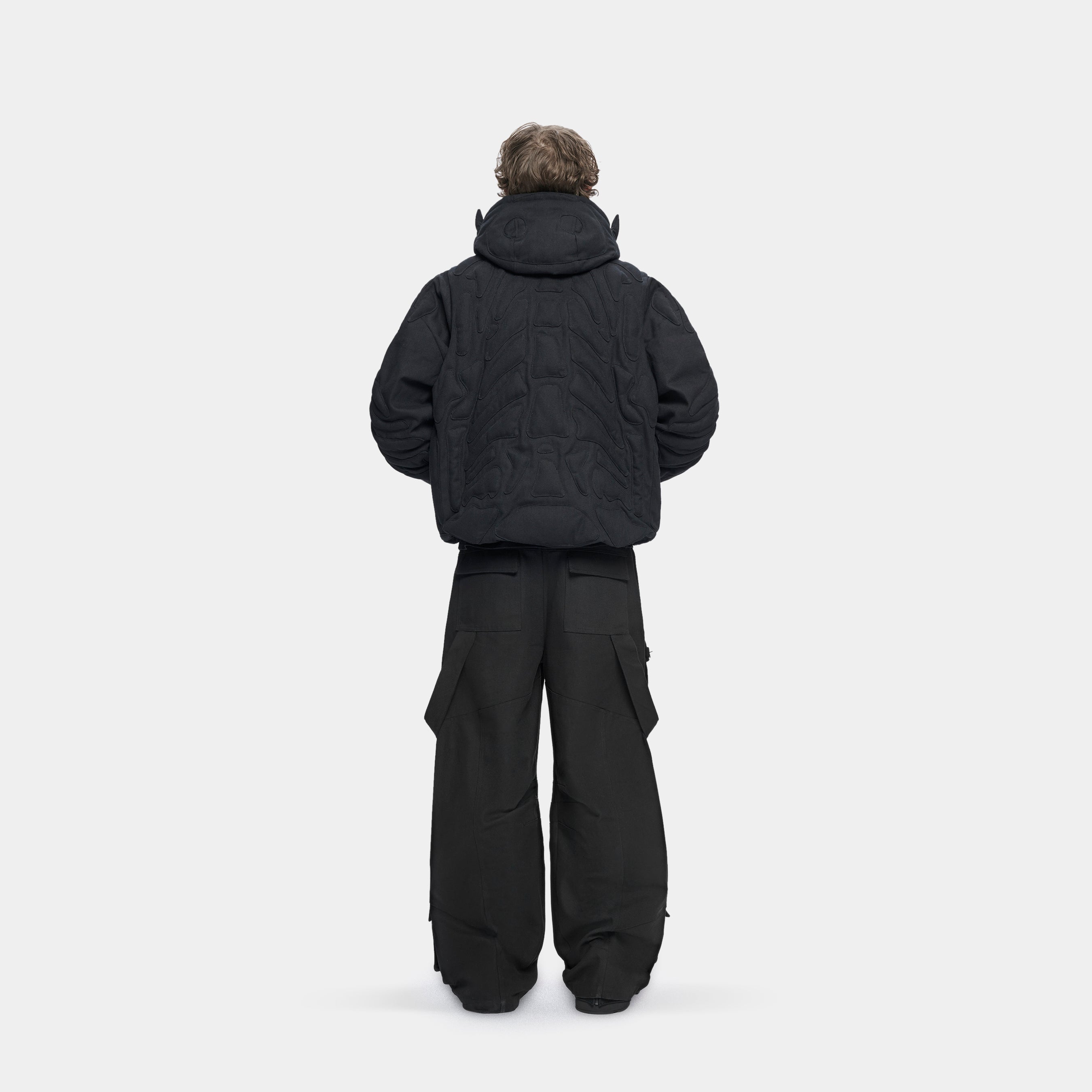 HE, product: VERTEBRAE JACKET (Fig. 3)