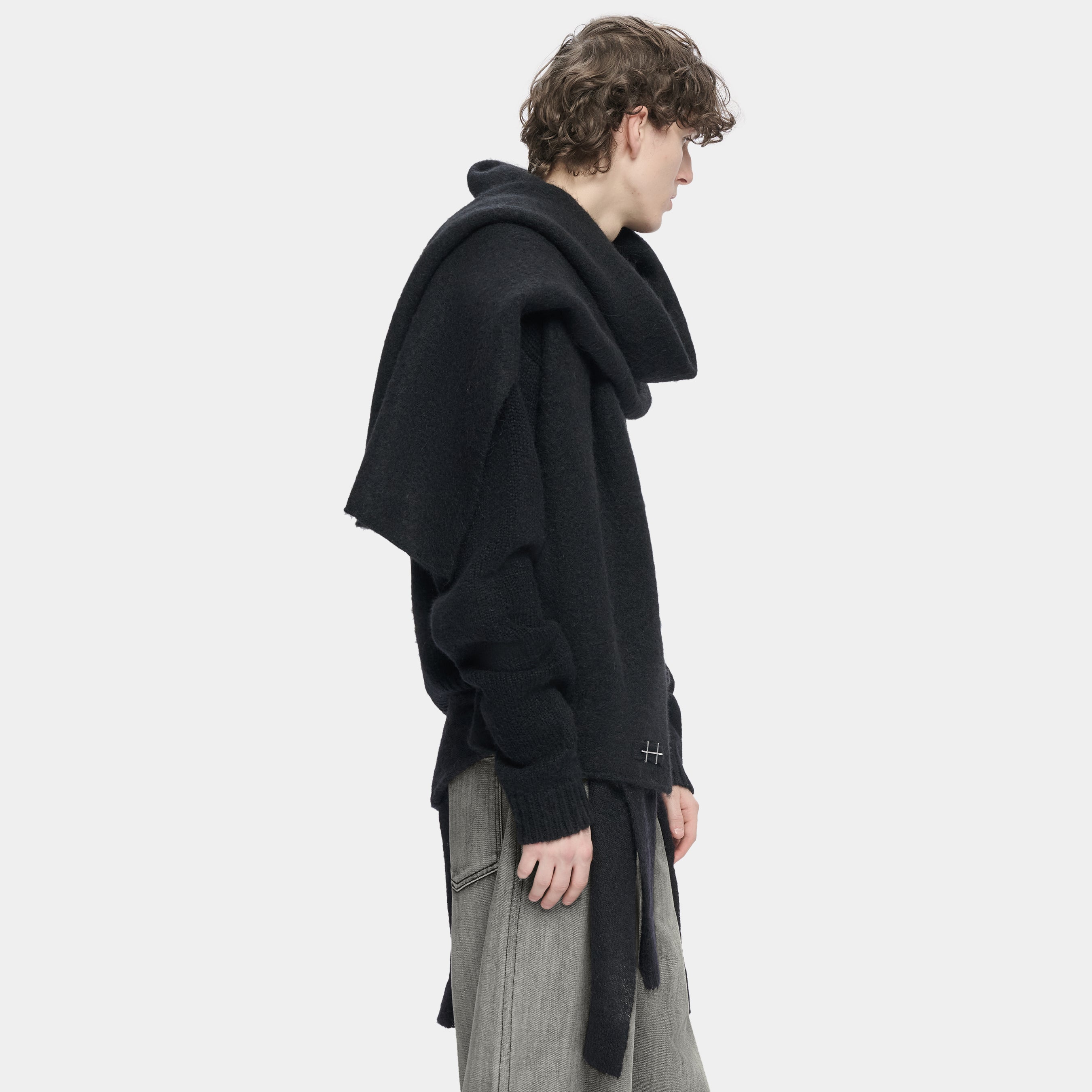 HE, product: ROAN ALPACA KNIT (Fig. 8)